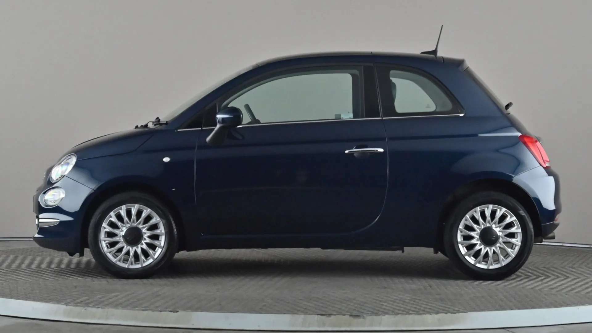 A 2019 FIAT 500 1.2 Lounge A 2019 FIAT 500 1.2 Lounge