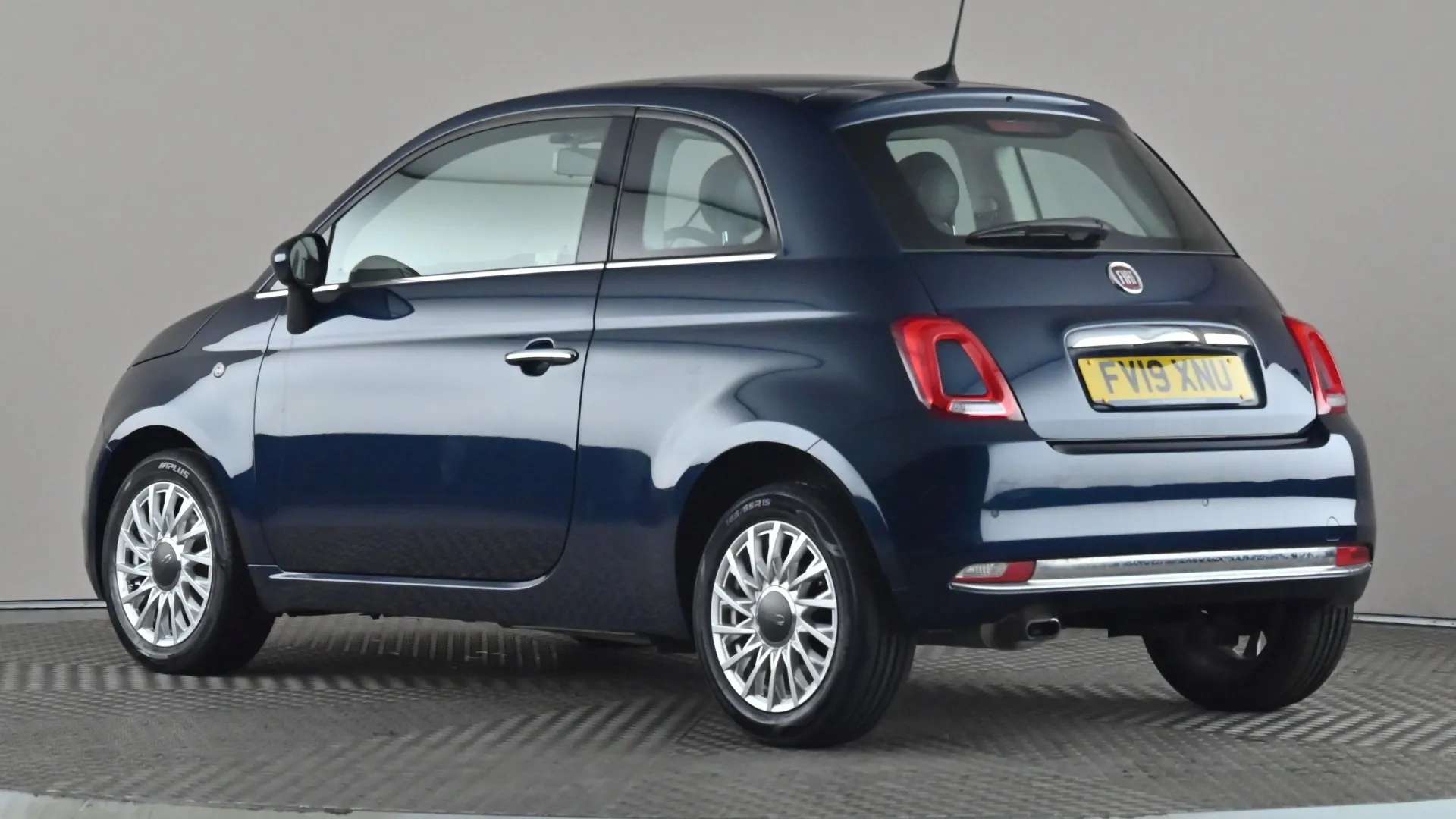 A 2019 FIAT 500 1.2 Lounge A 2019 FIAT 500 1.2 Lounge