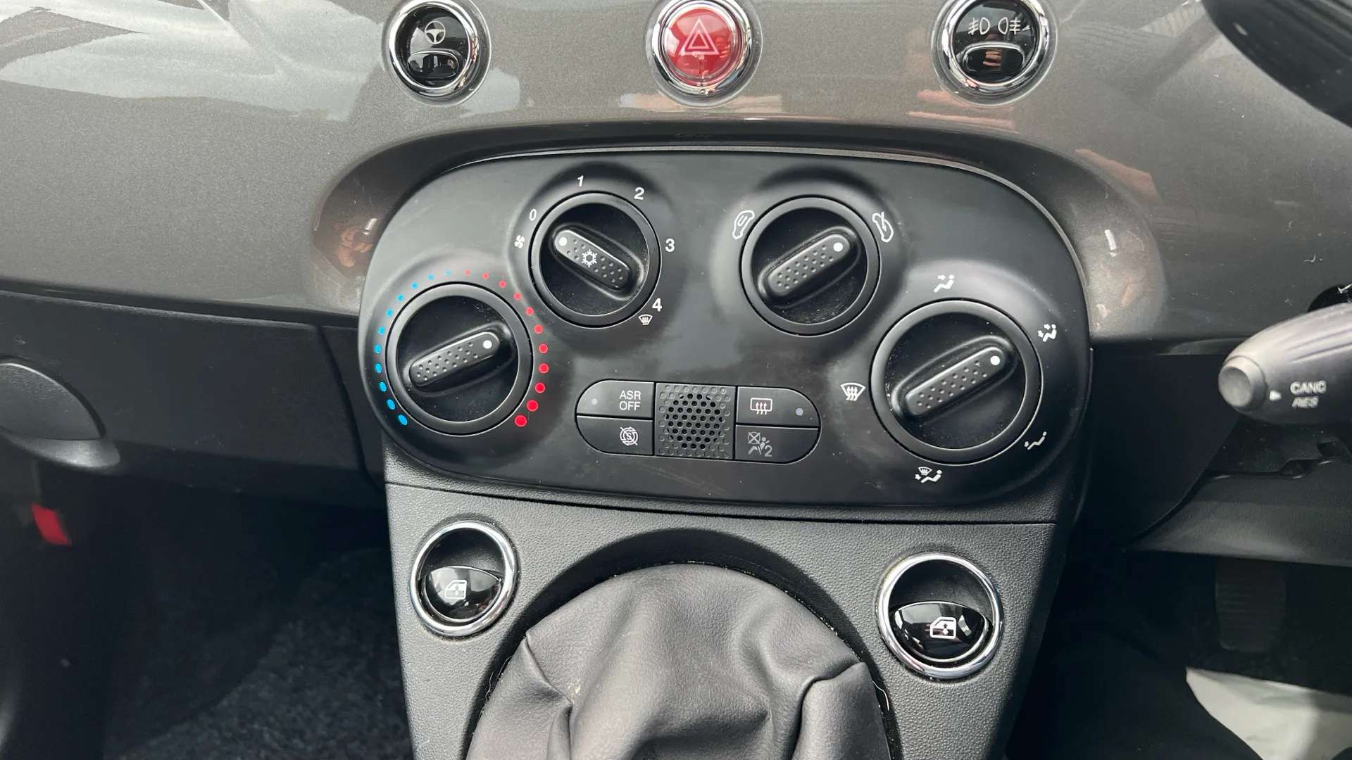 2018 FIAT 500 2018 FIAT 500