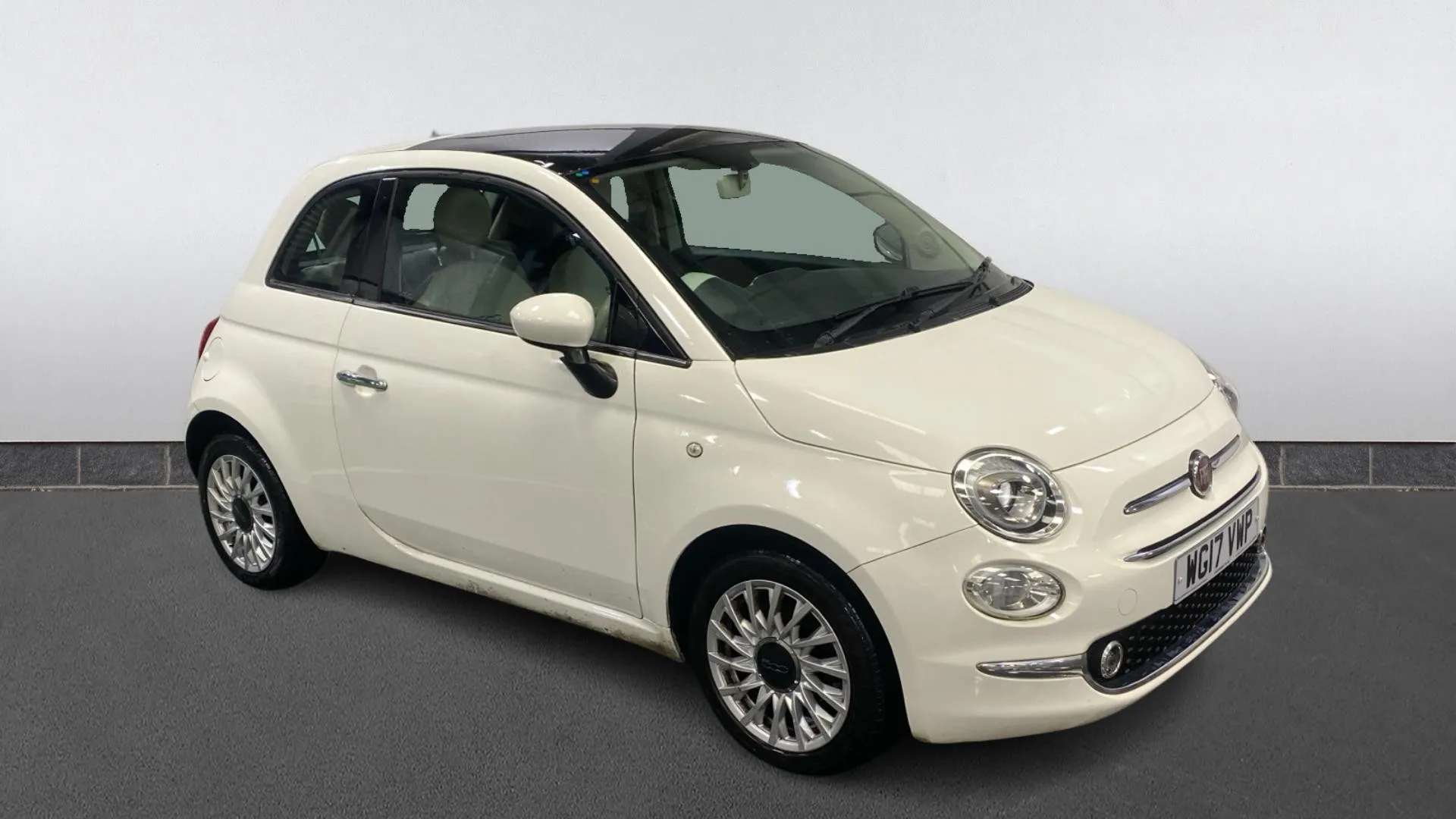 A 2017 FIAT 500 1.2 Lounge A 2017 FIAT 500 1.2 Lounge