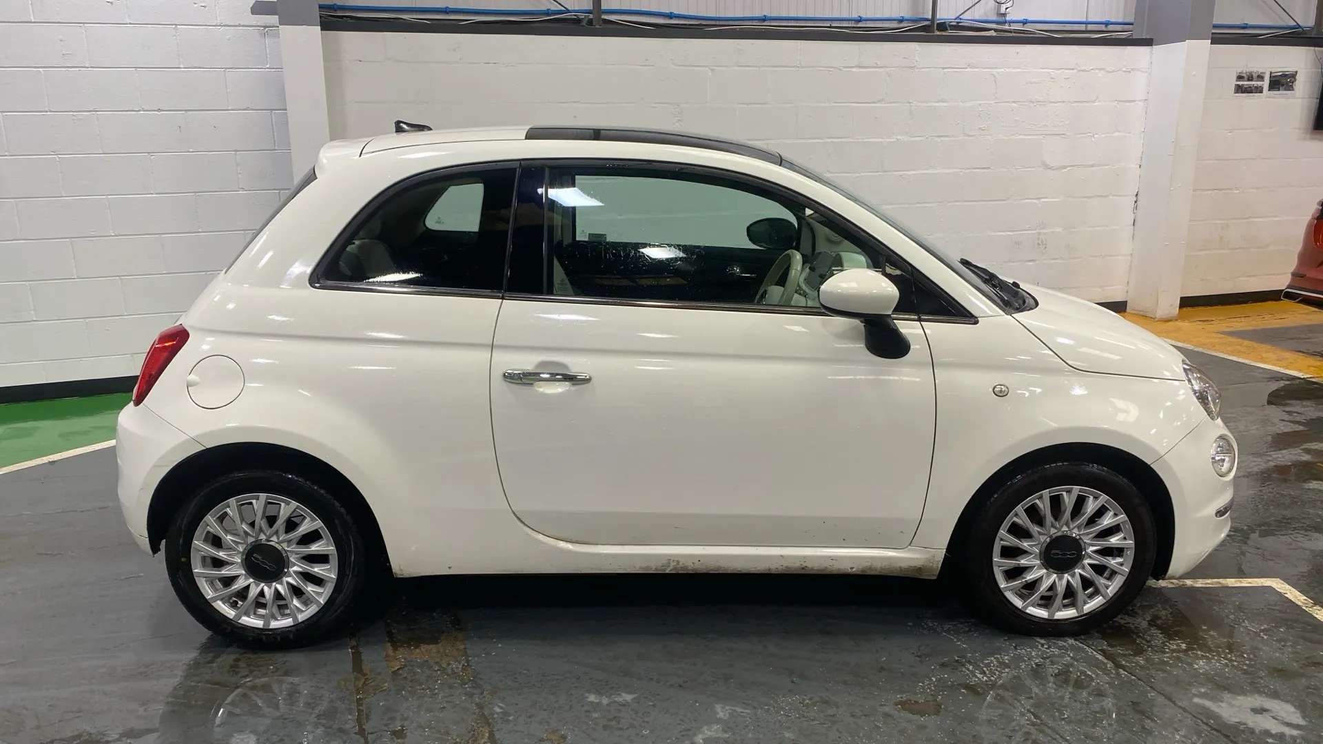A 2017 FIAT 500 1.2 Lounge A 2017 FIAT 500 1.2 Lounge