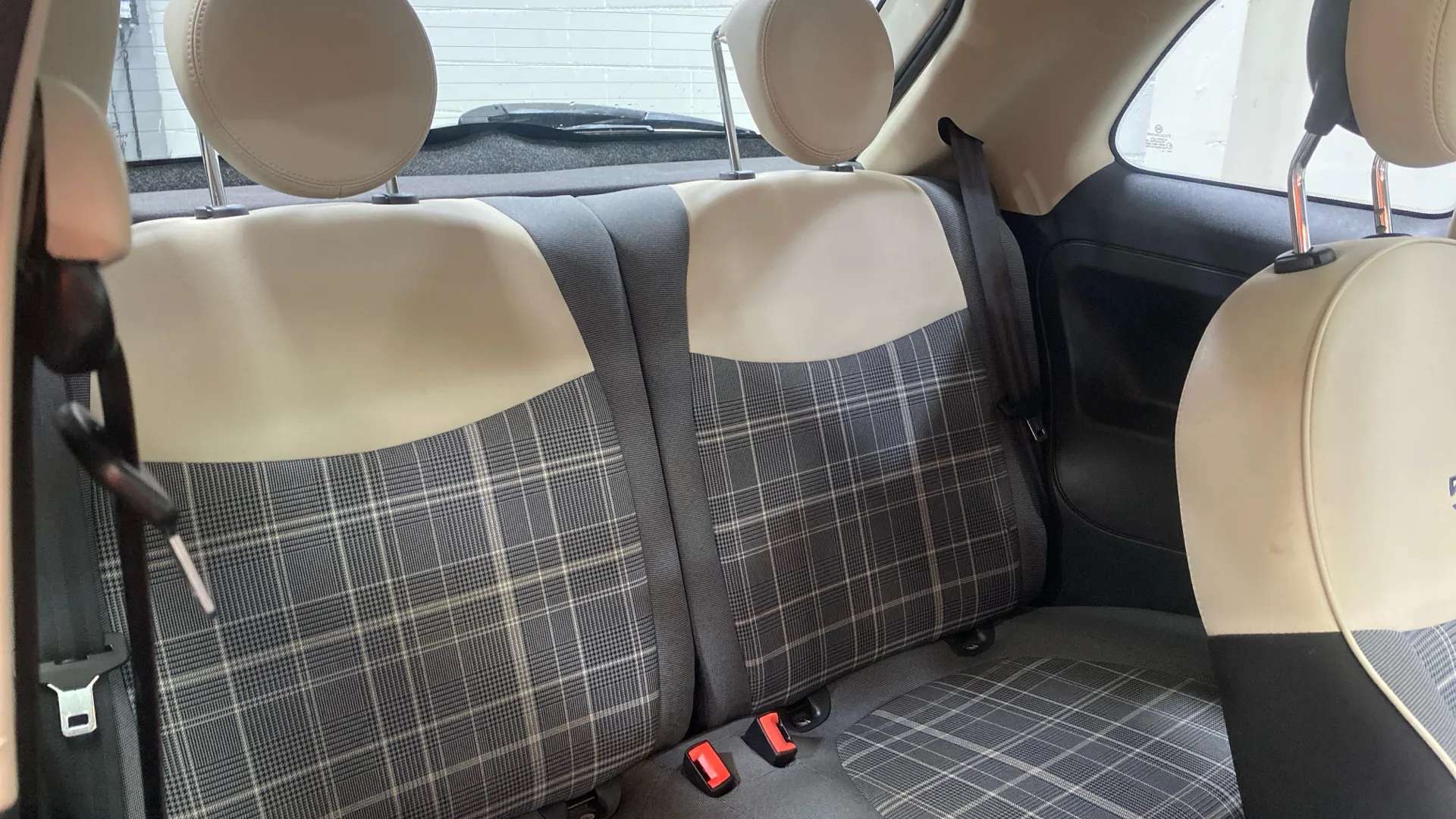 2017 FIAT 500 2017 FIAT 500