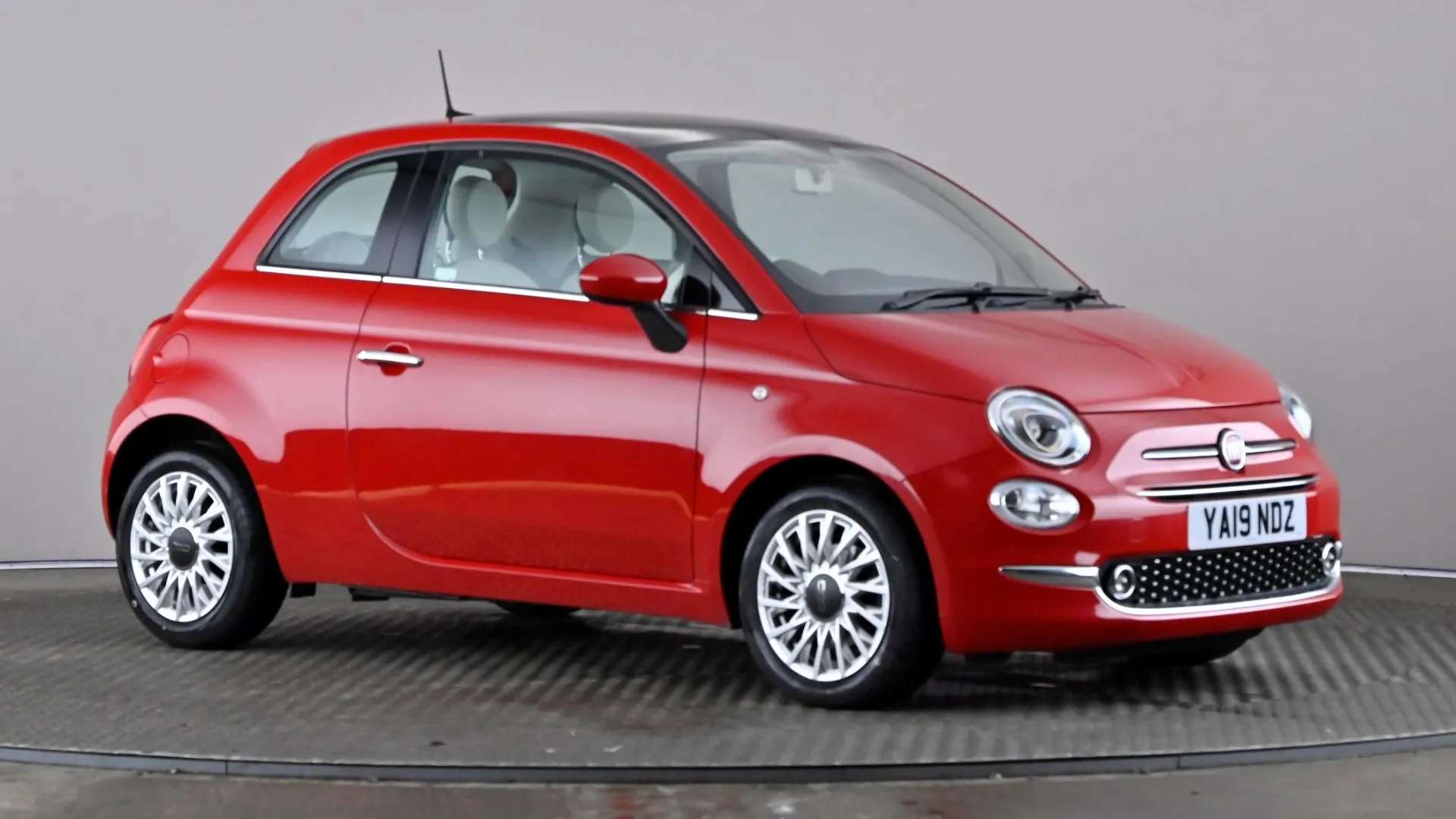 A 2019 FIAT 500 1.2 Lounge A 2019 FIAT 500 1.2 Lounge