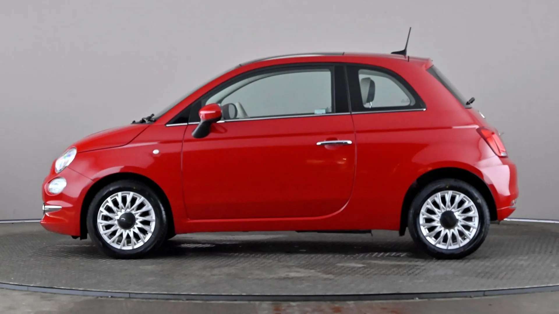 A 2019 FIAT 500 1.2 Lounge A 2019 FIAT 500 1.2 Lounge