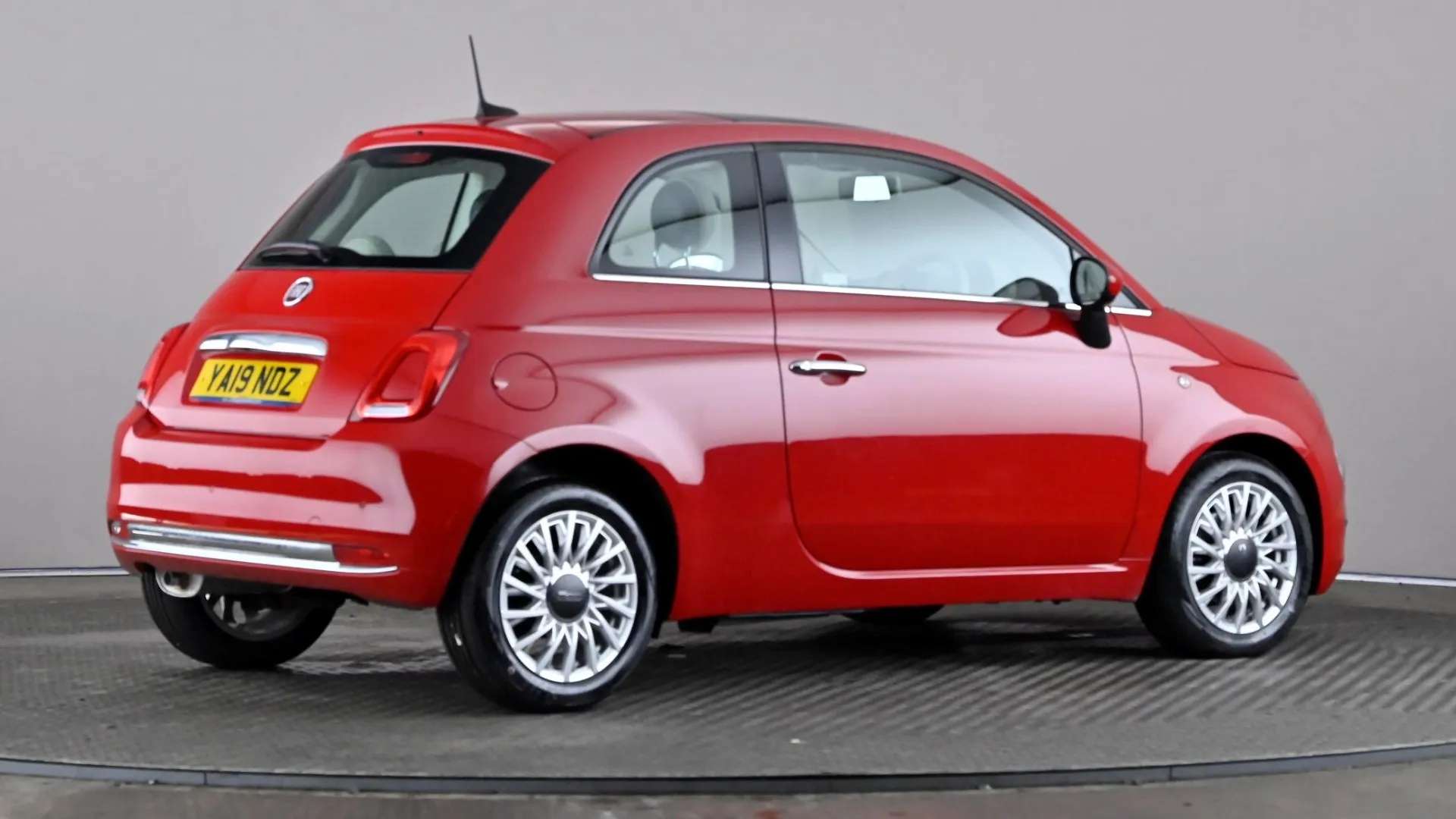 2019 FIAT 500 2019 FIAT 500