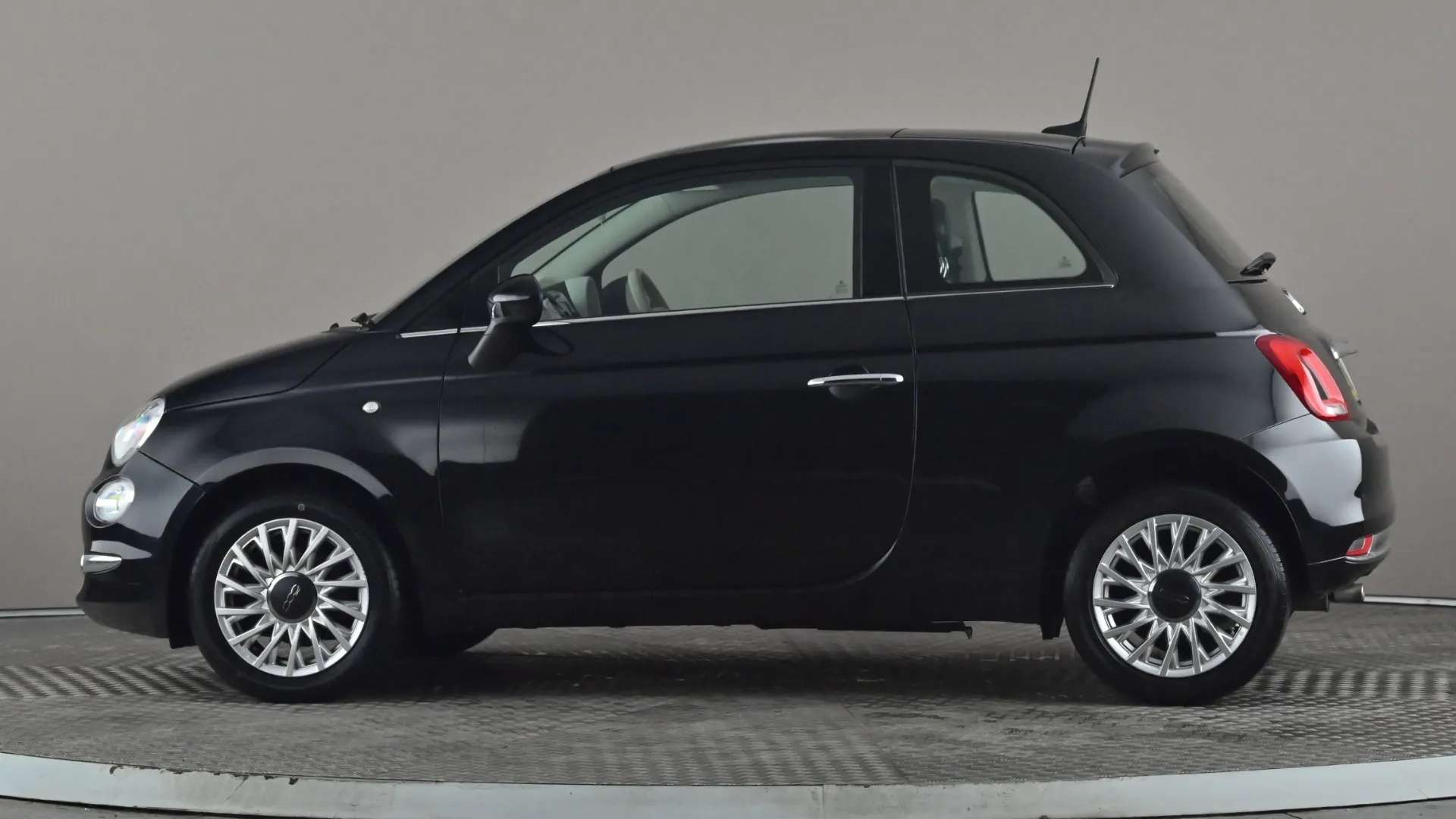 A 2018 FIAT 500 1.2 Lounge A 2018 FIAT 500 1.2 Lounge