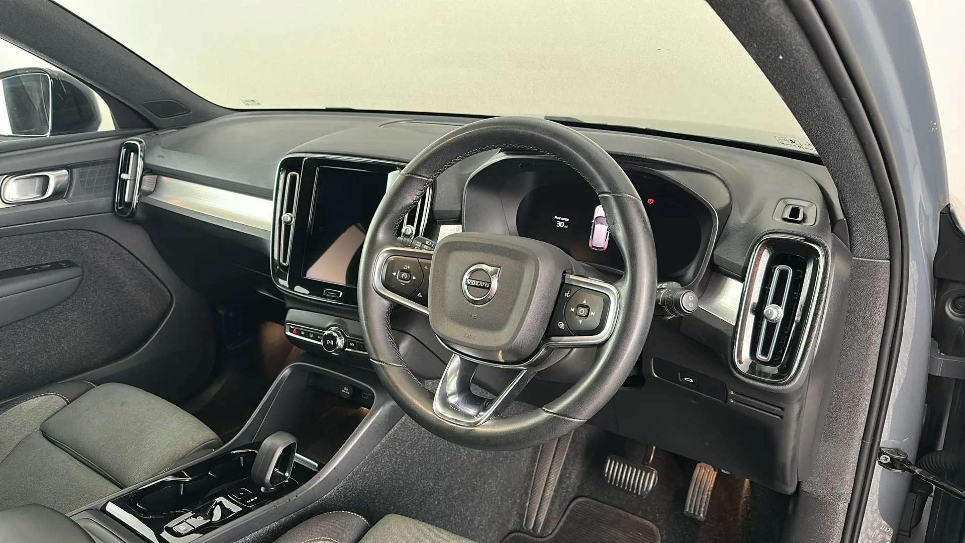 2022 VOLVO XC40 2022 VOLVO XC40