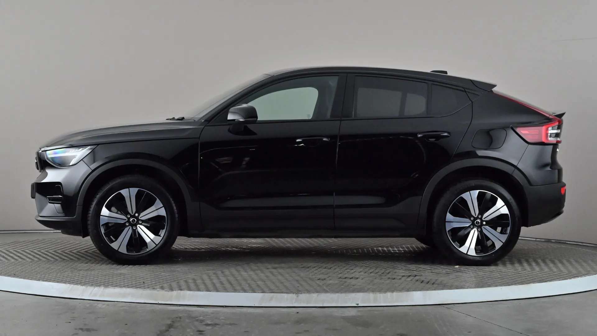 A 2023 VOLVO C40 170kW Recharge Core 69kWh Auto A 2023 VOLVO C40 170kW Recharge Core 69kWh Auto