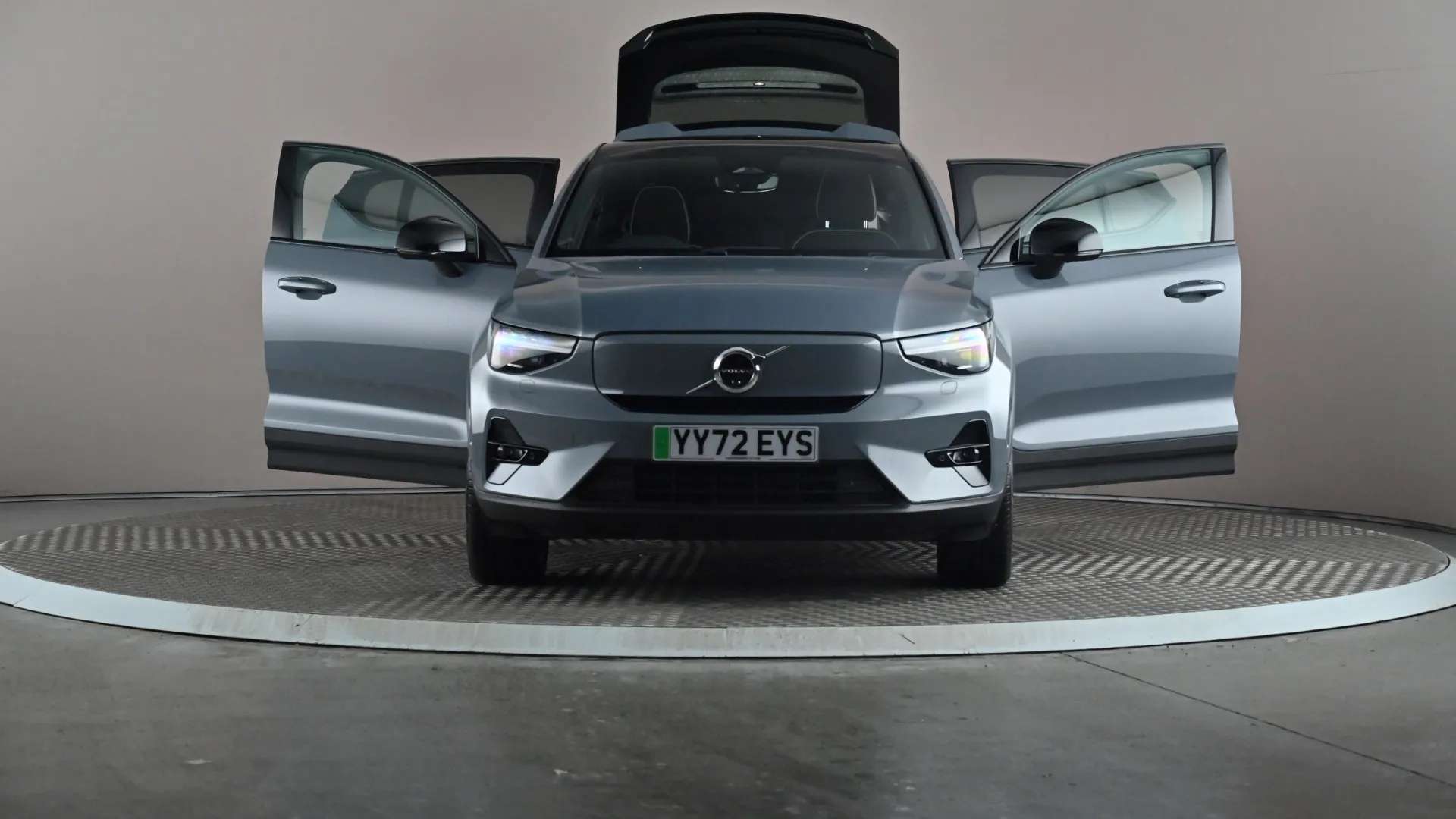 2022 VOLVO C40 2022 VOLVO C40