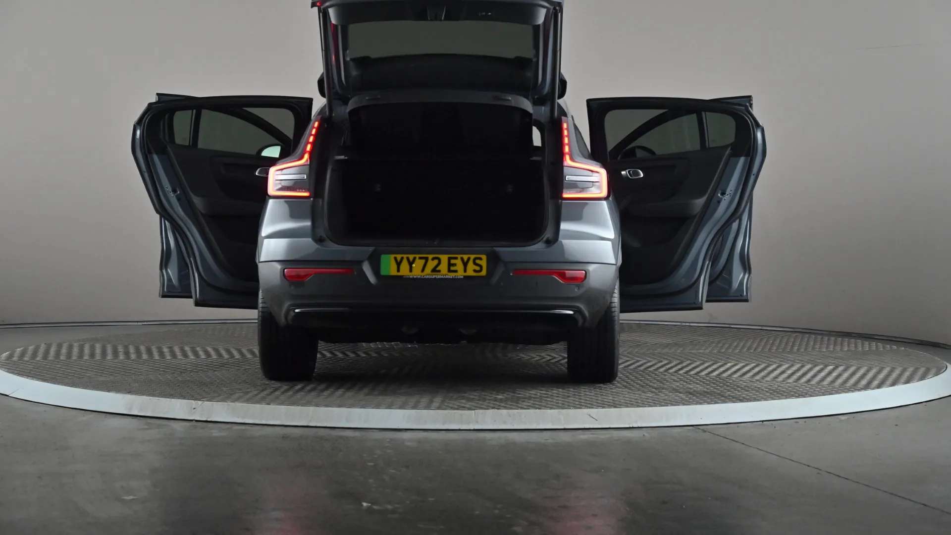 2022 VOLVO C40 2022 VOLVO C40