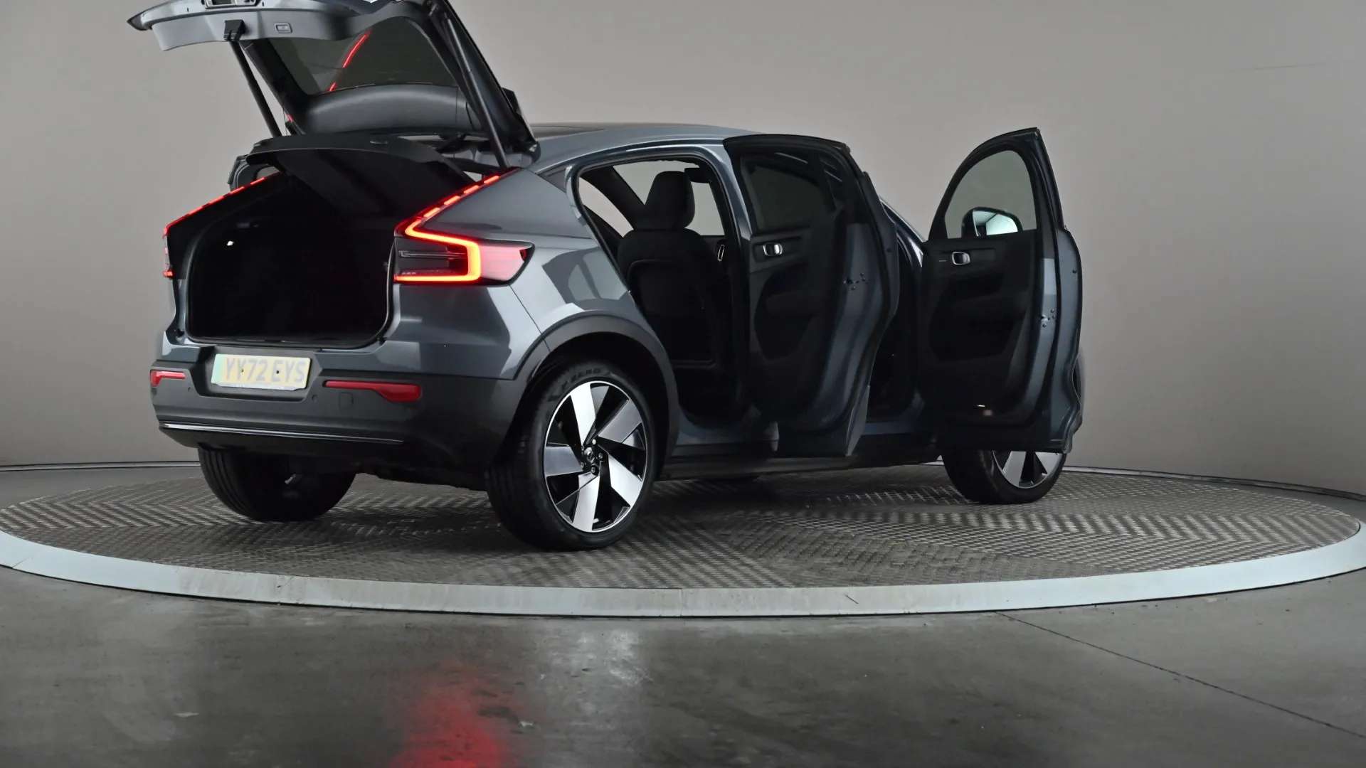 2022 VOLVO C40 2022 VOLVO C40