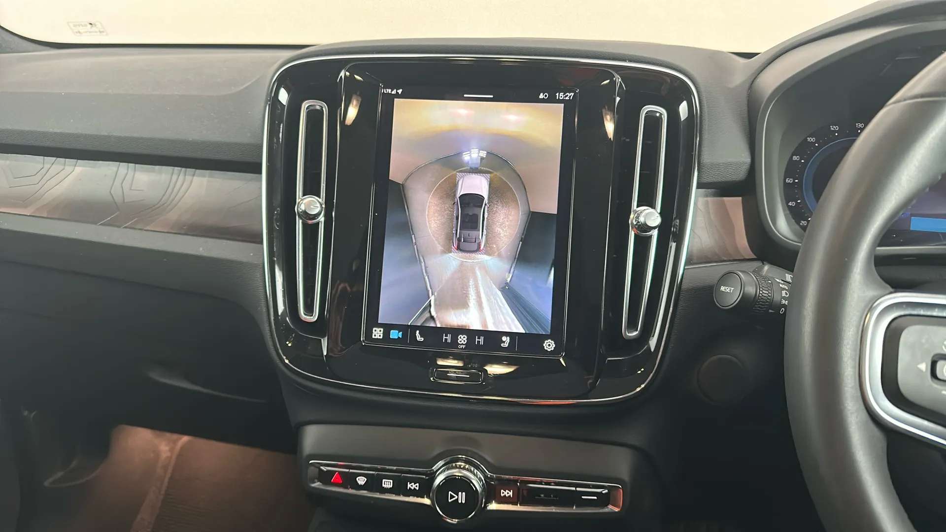 2022 VOLVO C40 2022 VOLVO C40