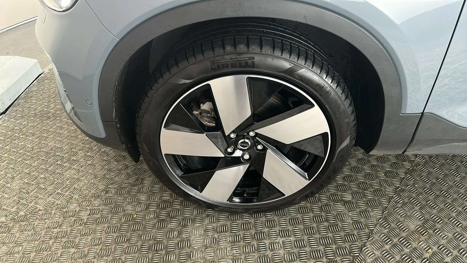 2022 VOLVO C40 2022 VOLVO C40