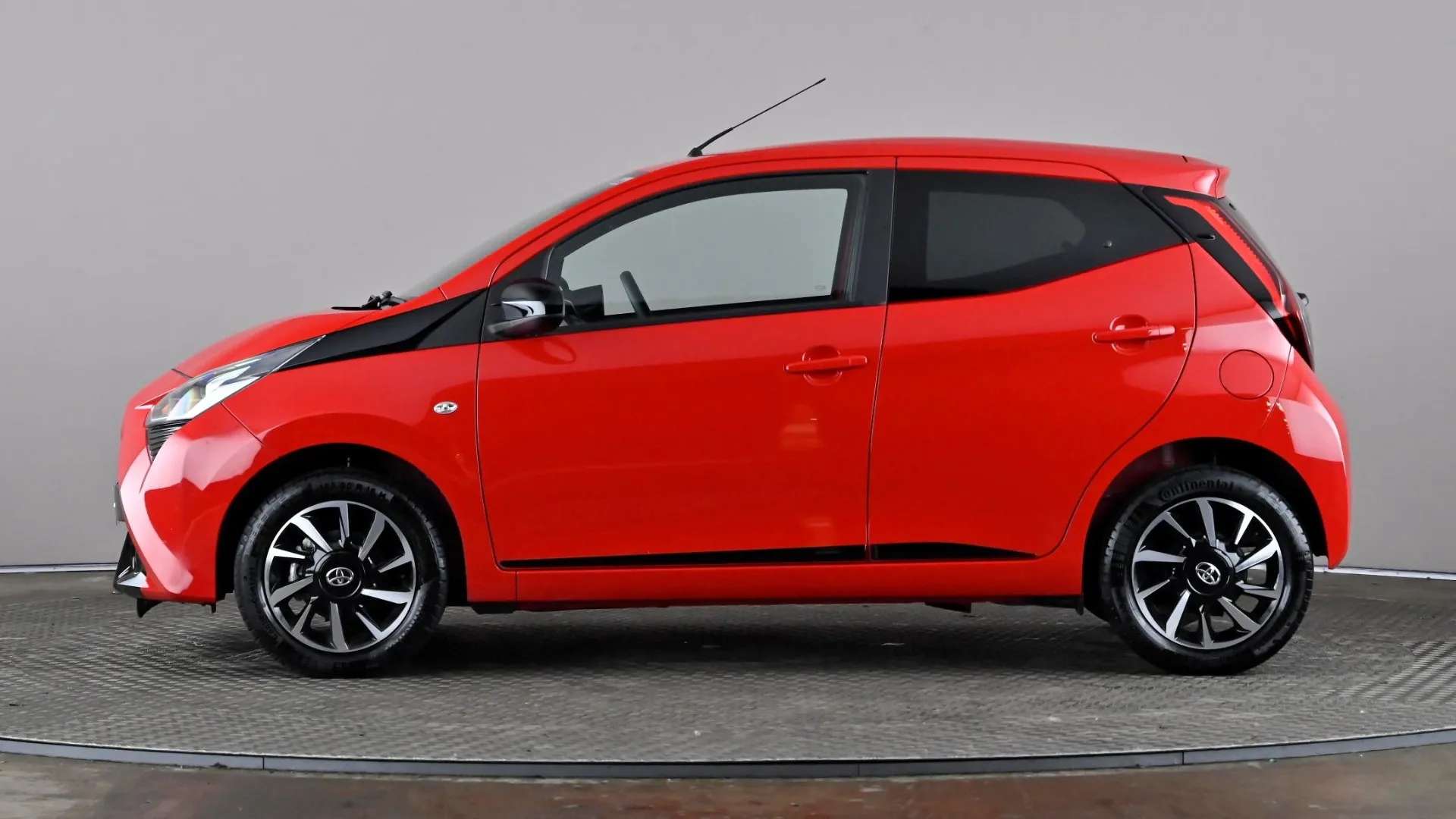 A 2021 TOYOTA AYGO 1.0 VVT-i X-Trend TSS x-shift A 2021 TOYOTA AYGO 1.0 VVT-i X-Trend TSS x-shift