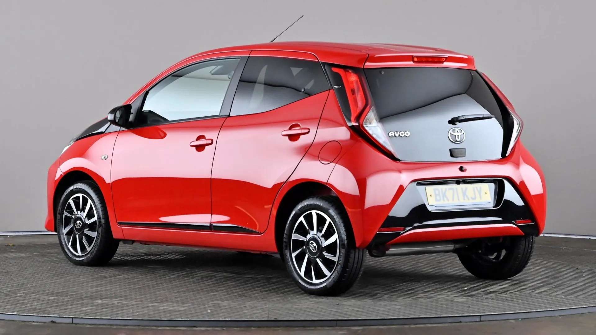 A 2021 TOYOTA AYGO 1.0 VVT-i X-Trend TSS x-shift A 2021 TOYOTA AYGO 1.0 VVT-i X-Trend TSS x-shift