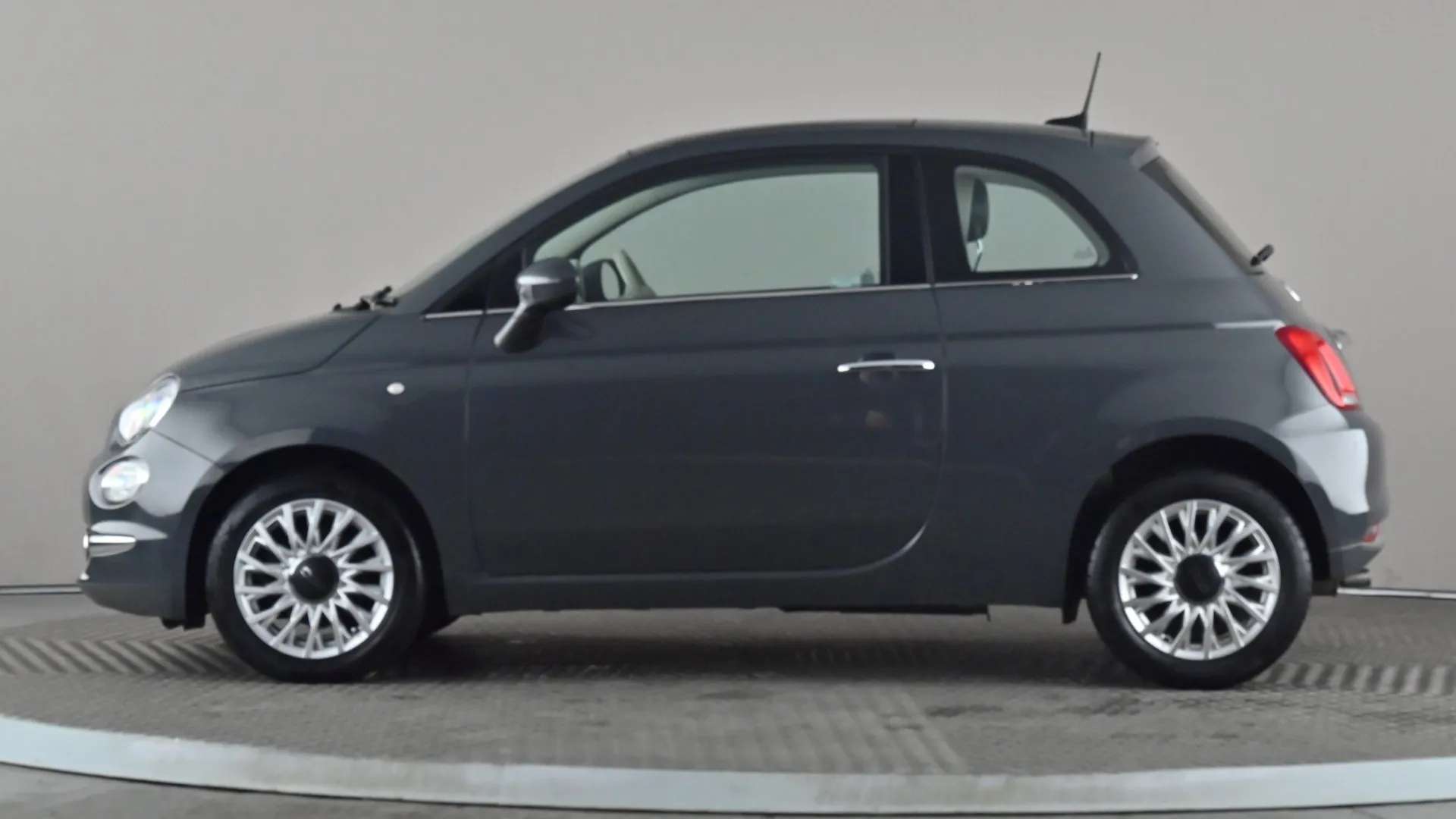 A 2019 FIAT 500 1.2 Lounge A 2019 FIAT 500 1.2 Lounge