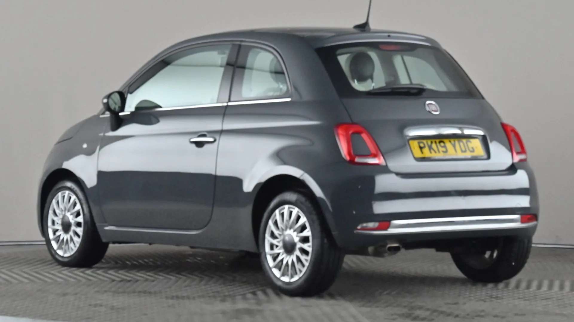 A 2019 FIAT 500 1.2 Lounge A 2019 FIAT 500 1.2 Lounge