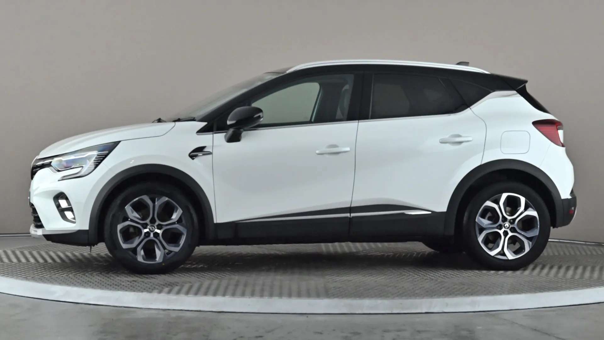 A 2023 RENAULT CAPTUR 1.6 E-Tech Plug-in hybrid 160 Techno Auto A 2023 RENAULT CAPTUR 1.6 E-Tech Plug-in hybrid 160 Techno Auto