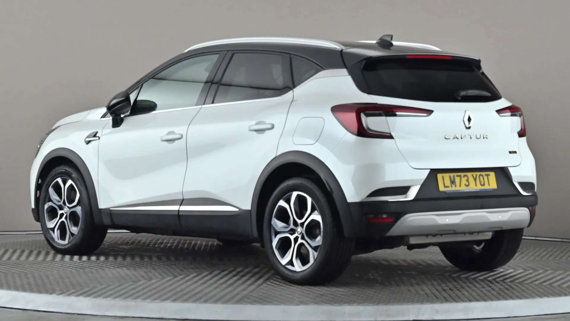 A 2023 RENAULT CAPTUR 1.6 E-Tech Plug-in hybrid 160 Techno Auto A 2023 RENAULT CAPTUR 1.6 E-Tech Plug-in hybrid 160 Techno Auto