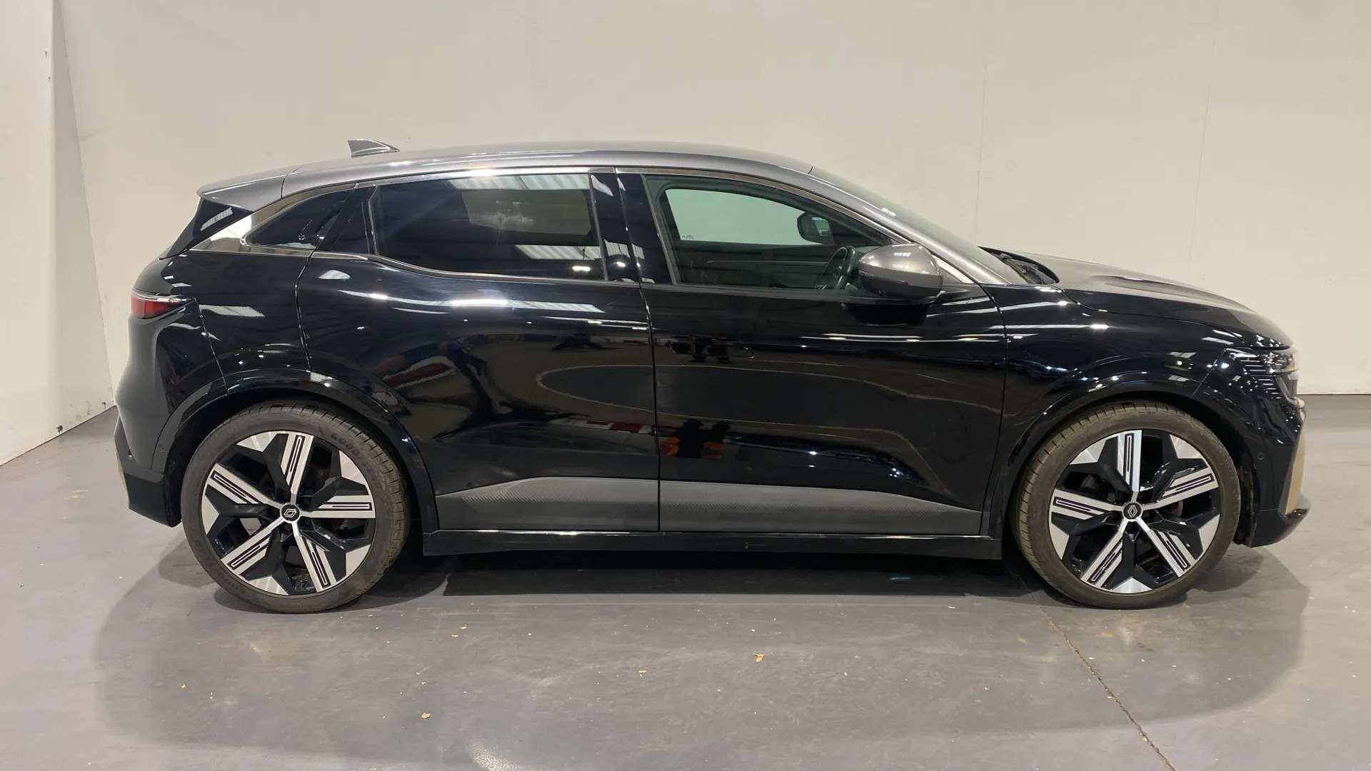 A 2022 RENAULT MEGANE E-TECH EV60 160kW Launch Edition 60kWh OC Auto A 2022 RENAULT MEGANE E-TECH EV60 160kW Launch Edition 60kWh OC Auto