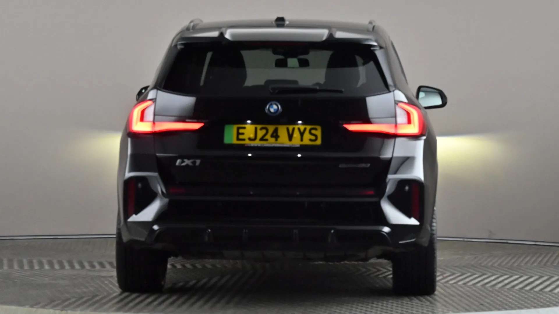 2024 BMW IX1 2024 BMW IX1