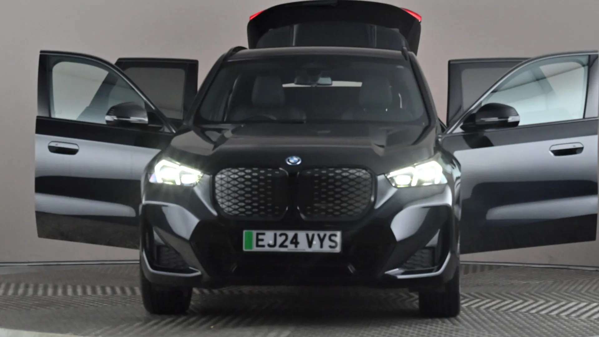 2024 BMW IX1 2024 BMW IX1