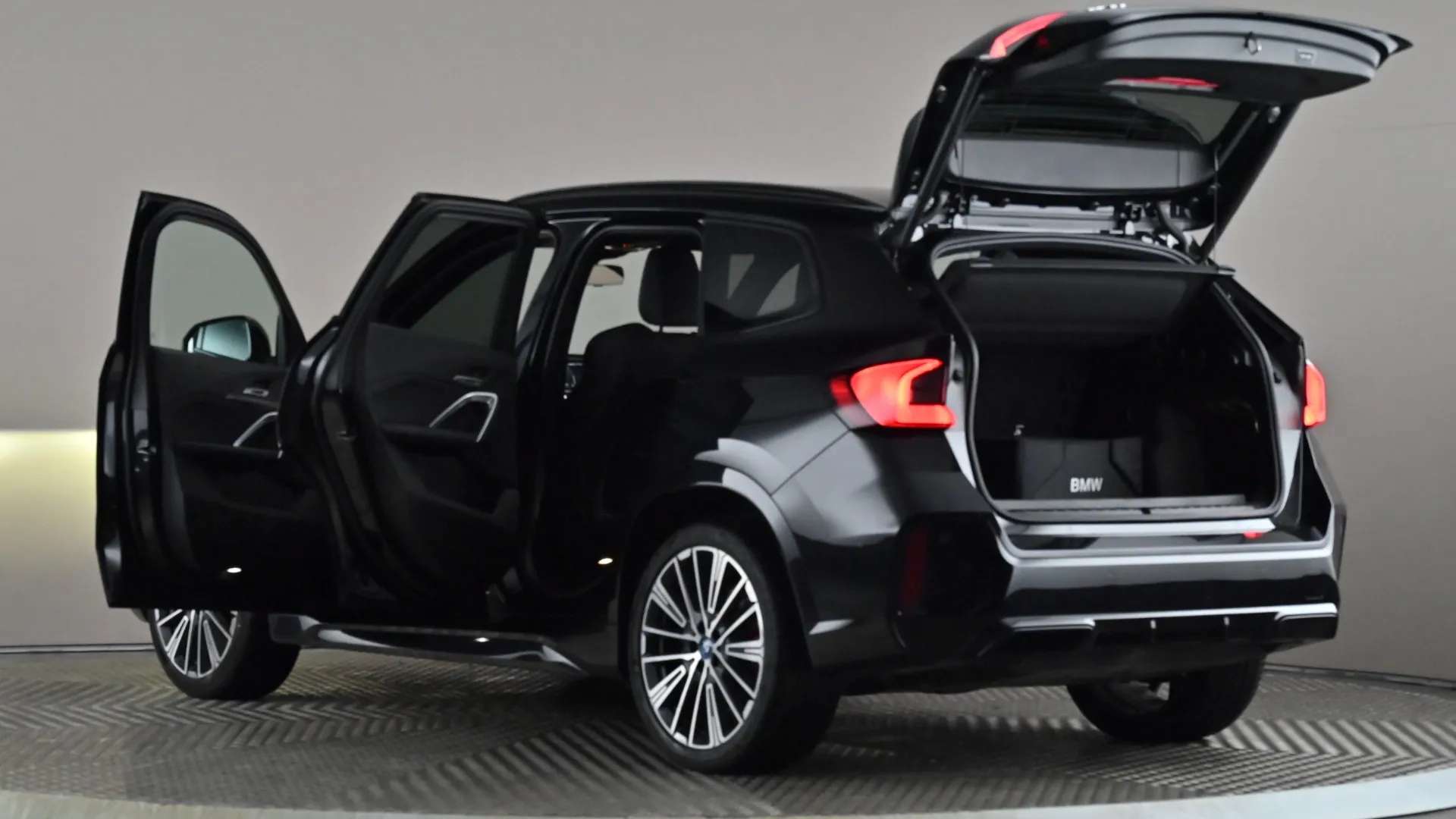 2024 BMW IX1 2024 BMW IX1