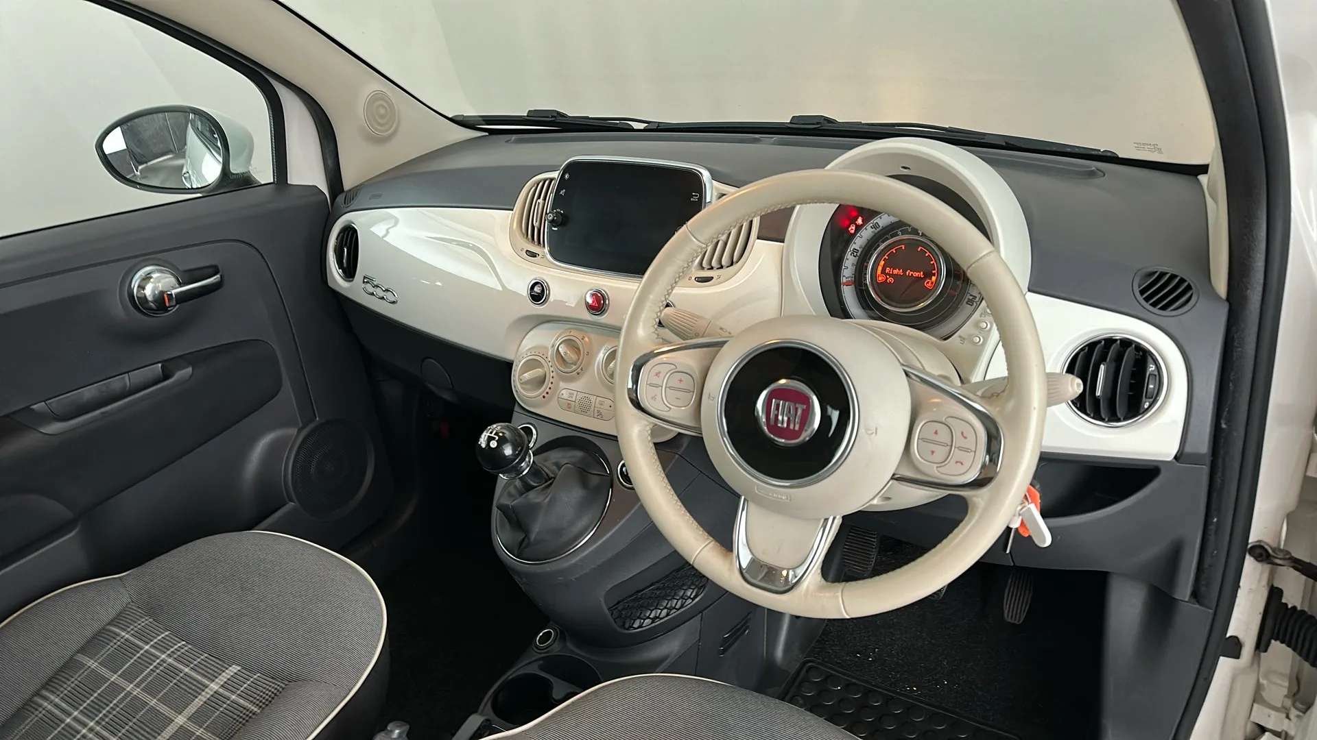 2017 FIAT 500 2017 FIAT 500