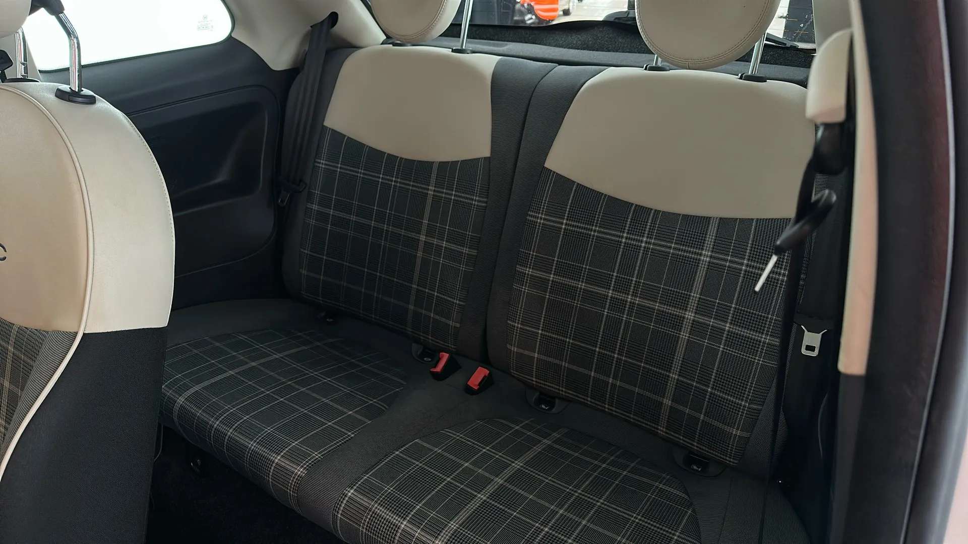 2017 FIAT 500 2017 FIAT 500