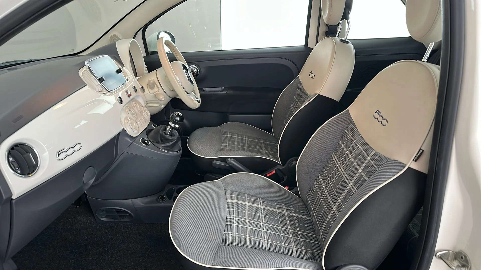 2017 FIAT 500 2017 FIAT 500