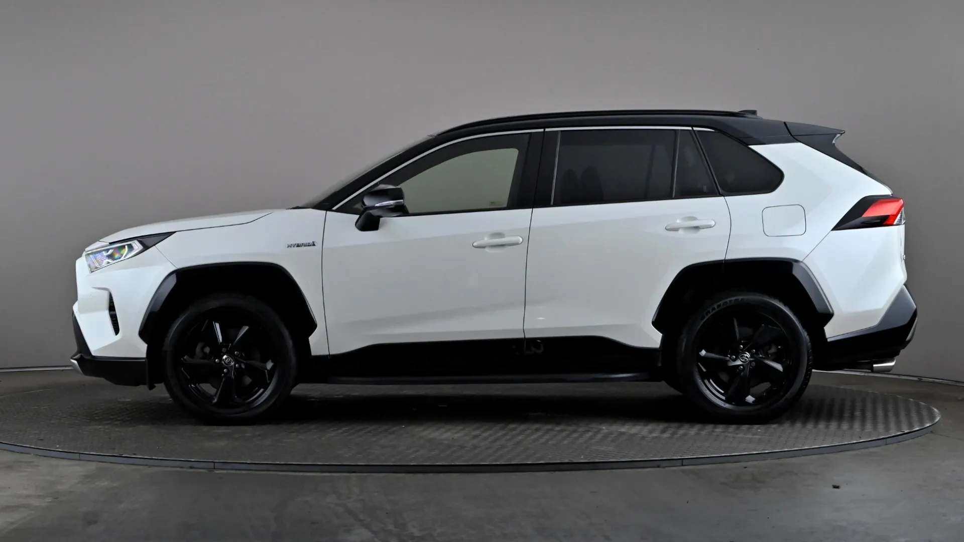 A 2020 TOYOTA RAV4 2.5 VVT-i Hybrid Dynamic CVT 2WD A 2020 TOYOTA RAV4 2.5 VVT-i Hybrid Dynamic CVT 2WD