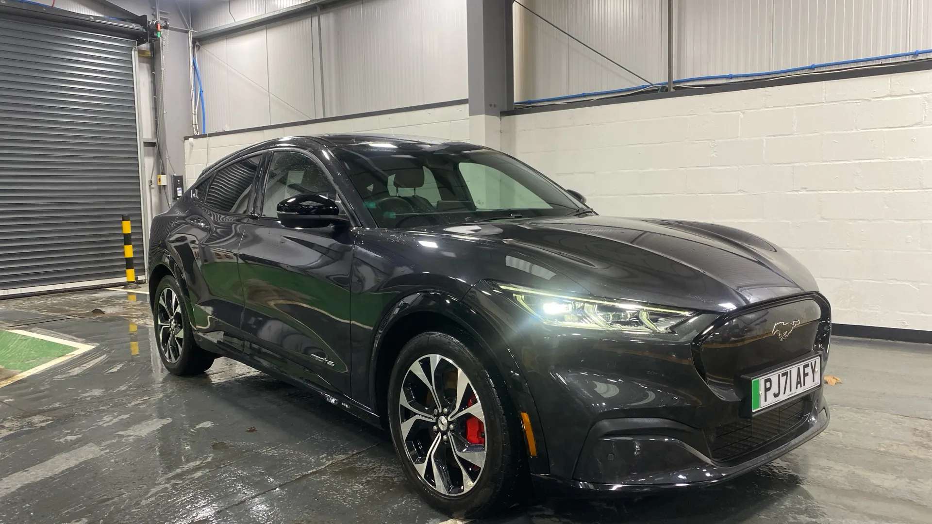 A 2022 FORD MUSTANG MACH-E 198kW Standard Range 68kWh AWD Auto A 2022 FORD MUSTANG MACH-E 198kW Standard Range 68kWh AWD Auto