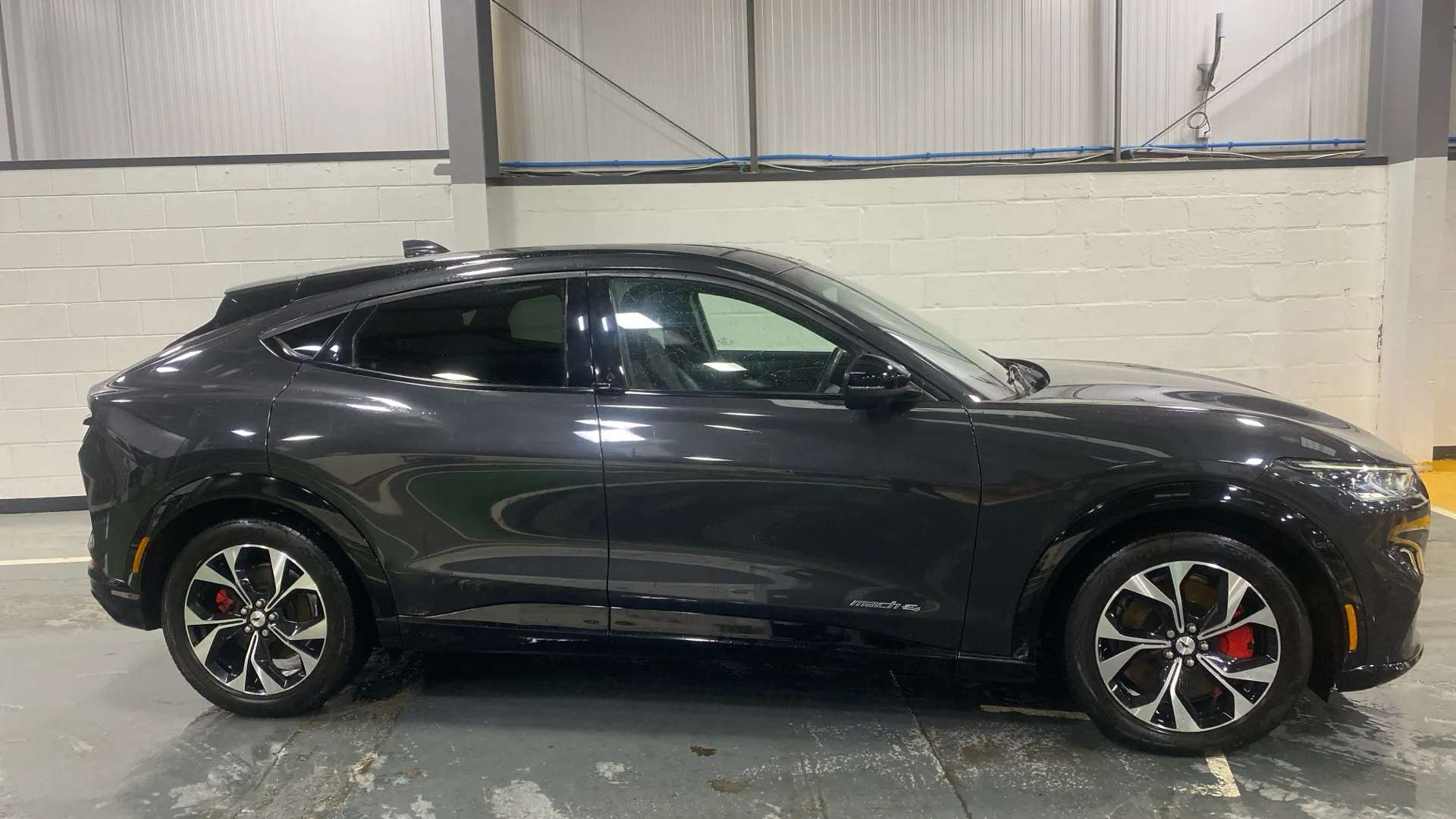 A 2022 FORD MUSTANG MACH-E 198kW Standard Range 68kWh AWD Auto A 2022 FORD MUSTANG MACH-E 198kW Standard Range 68kWh AWD Auto