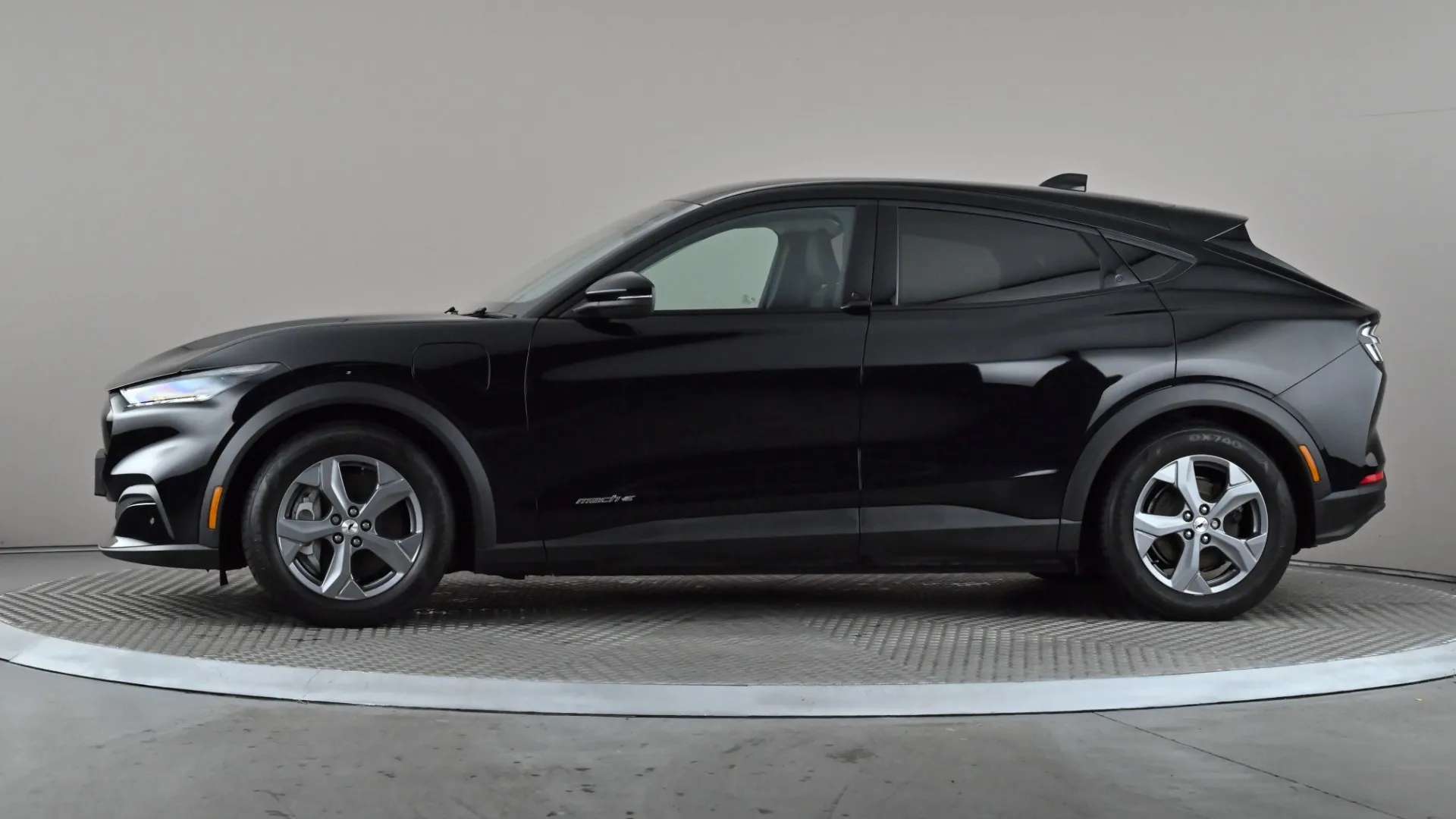 A 2022 FORD MUSTANG MACH-E 198kW Standard Range 68kWh RWD Auto A 2022 FORD MUSTANG MACH-E 198kW Standard Range 68kWh RWD Auto