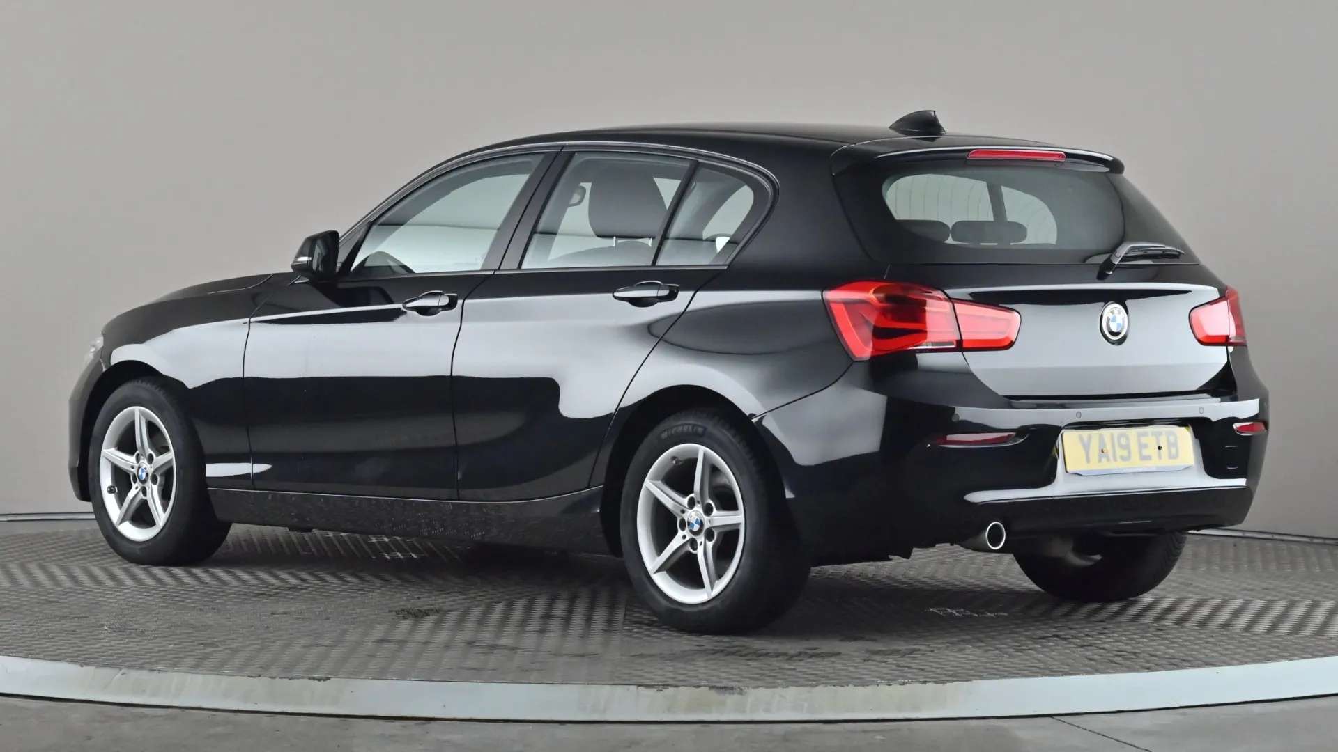 2019 BMW 1 SERIES 2019 BMW 1 SERIES