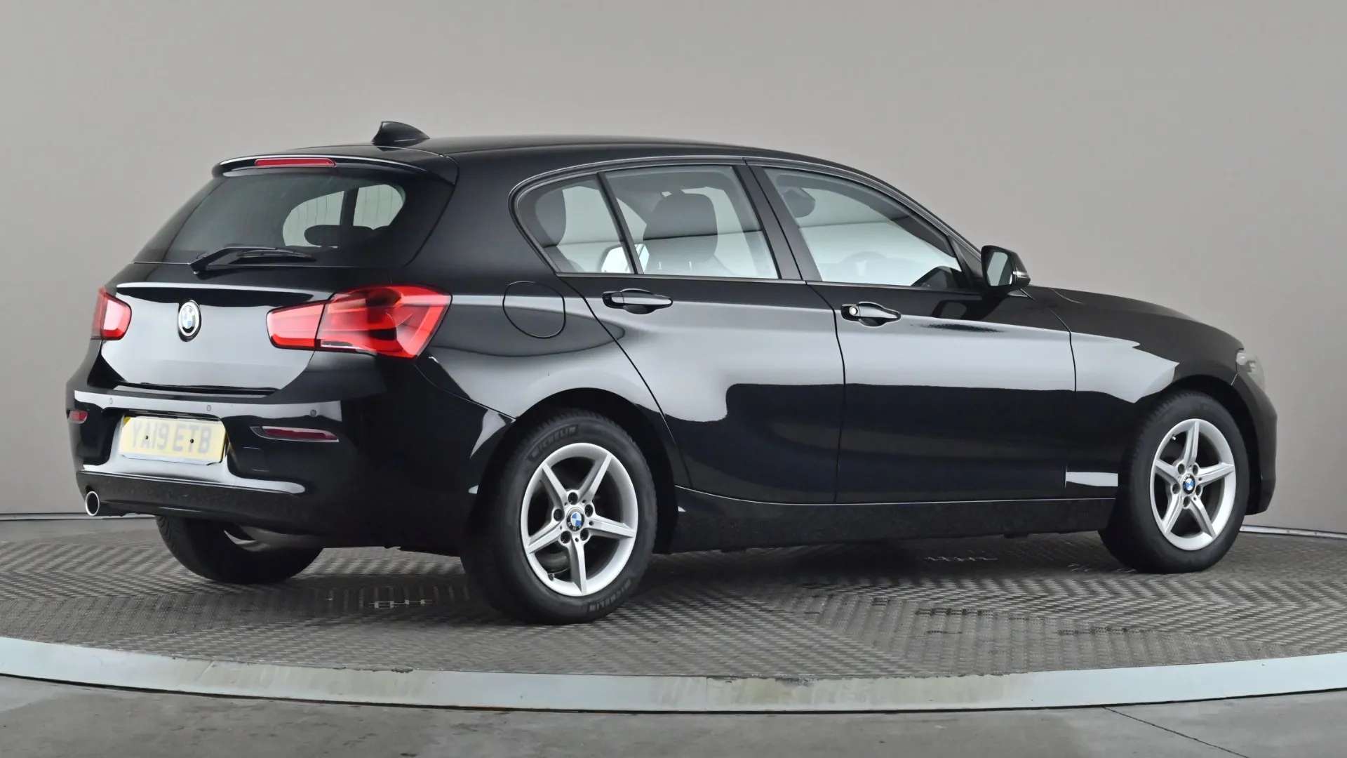 2019 BMW 1 SERIES 2019 BMW 1 SERIES