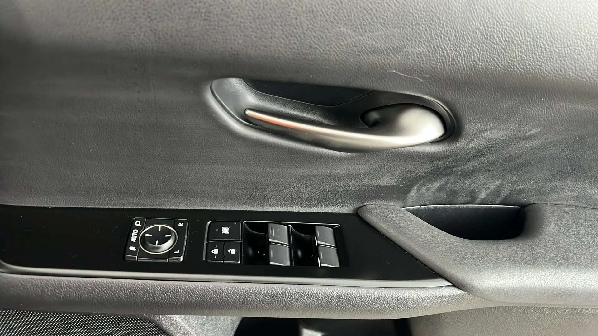 2024 LEXUS UX 2024 LEXUS UX