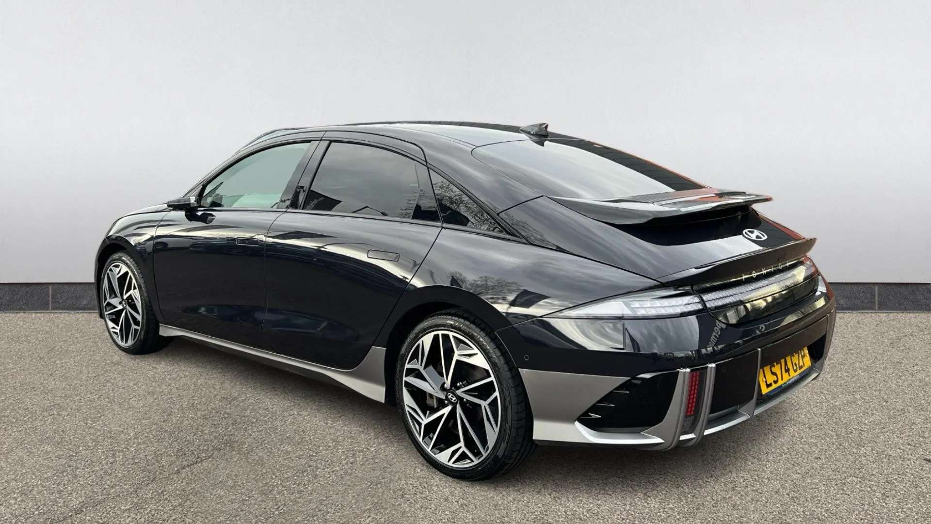 A 2024 HYUNDAI IONIQ 6 239kW Ultimate 77kWh AWD Auto A 2024 HYUNDAI IONIQ 6 239kW Ultimate 77kWh AWD Auto