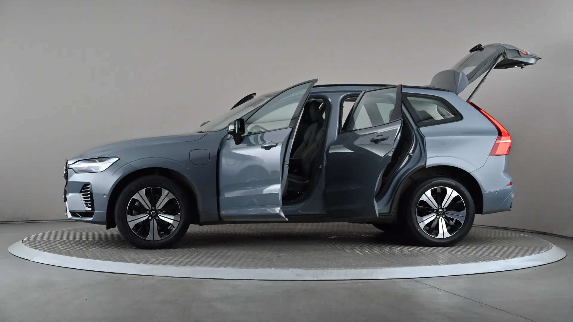 2023 VOLVO XC60 2023 VOLVO XC60