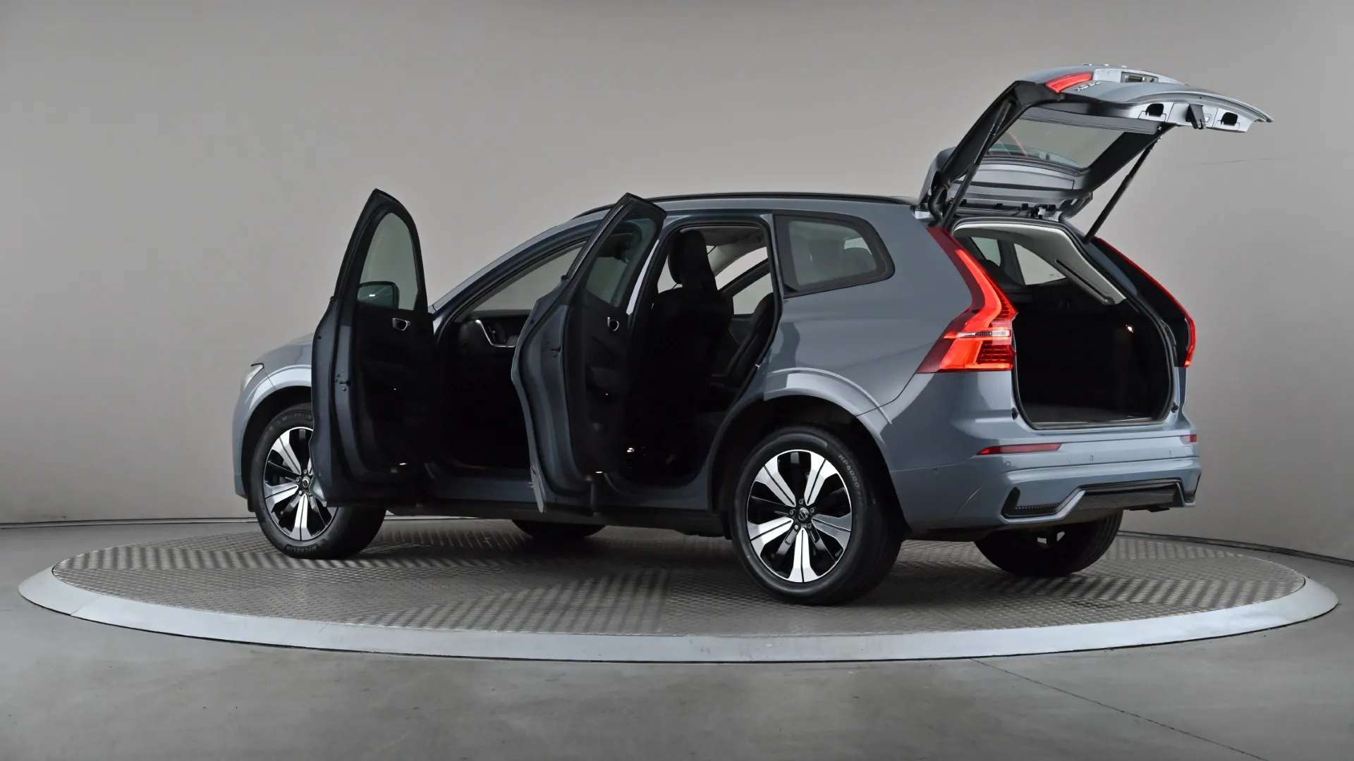 2023 VOLVO XC60 2023 VOLVO XC60