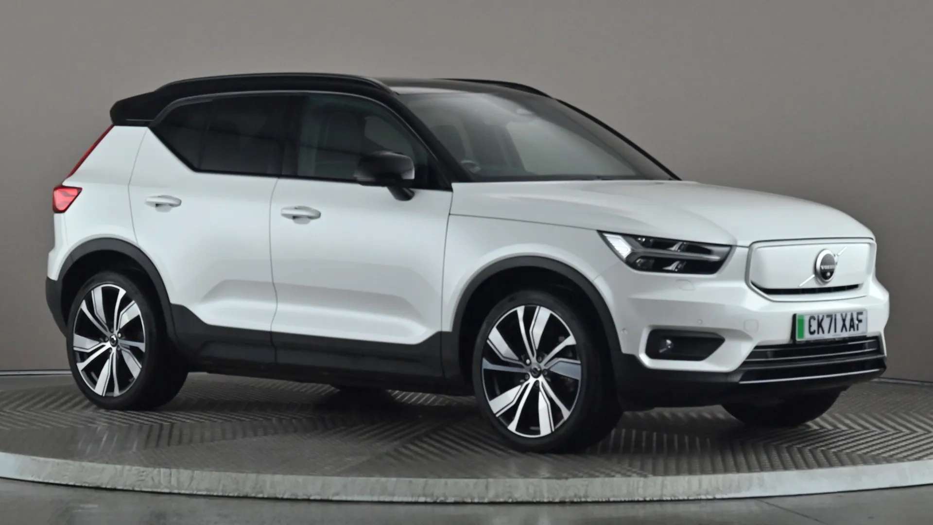 2021 VOLVO XC40 2021 VOLVO XC40