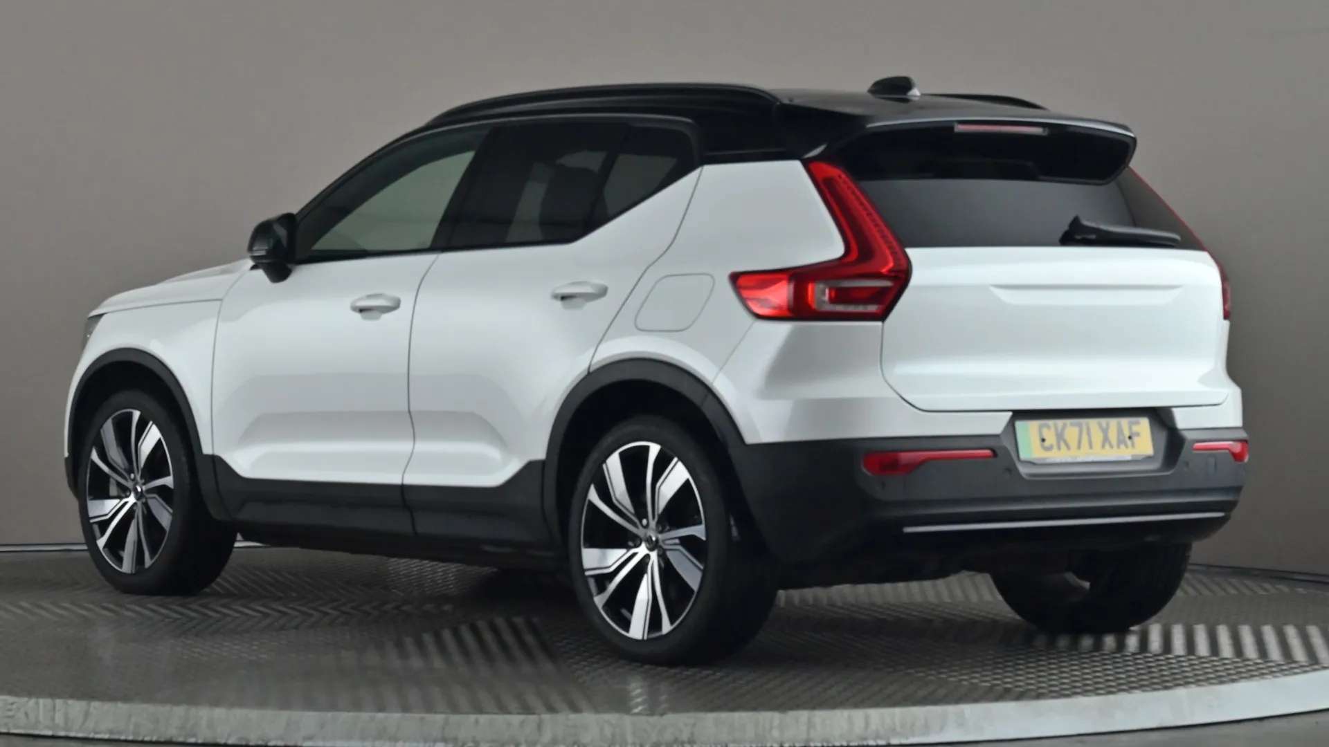 2021 VOLVO XC40 2021 VOLVO XC40