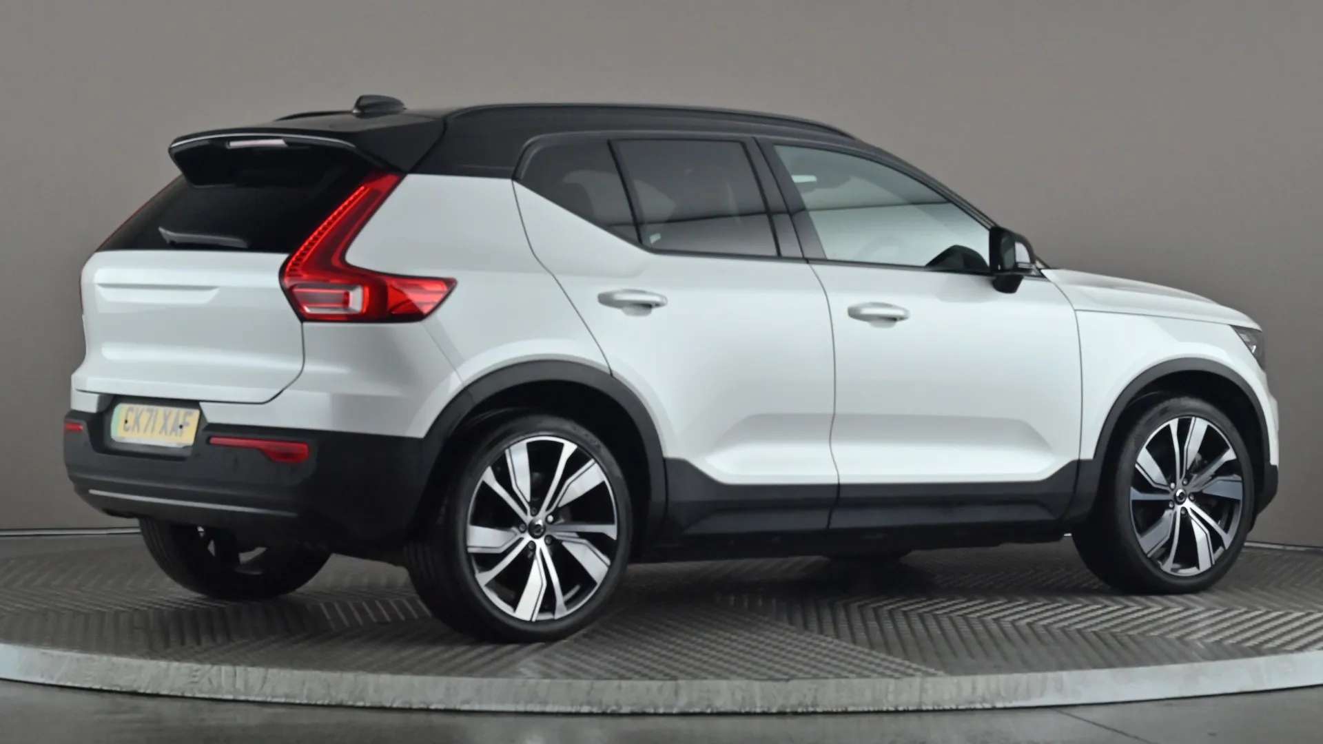 2021 VOLVO XC40 2021 VOLVO XC40