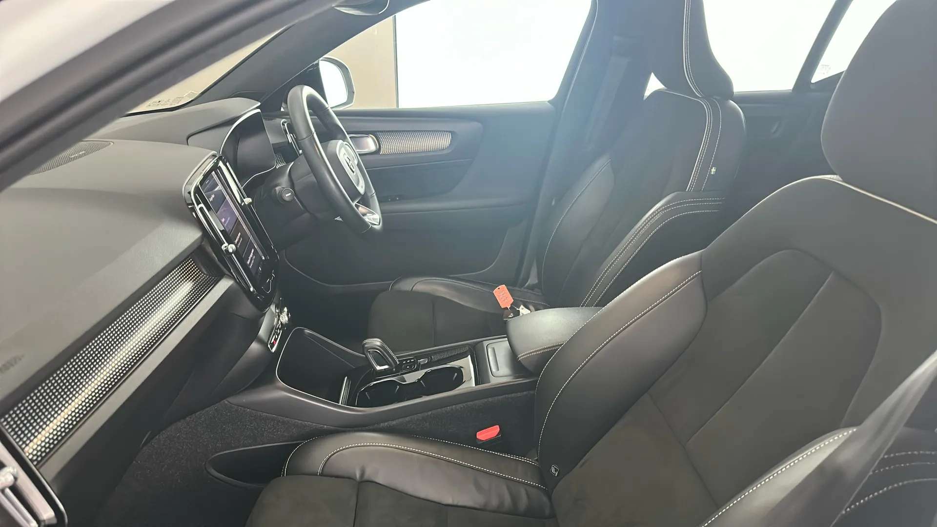 2021 VOLVO XC40 2021 VOLVO XC40