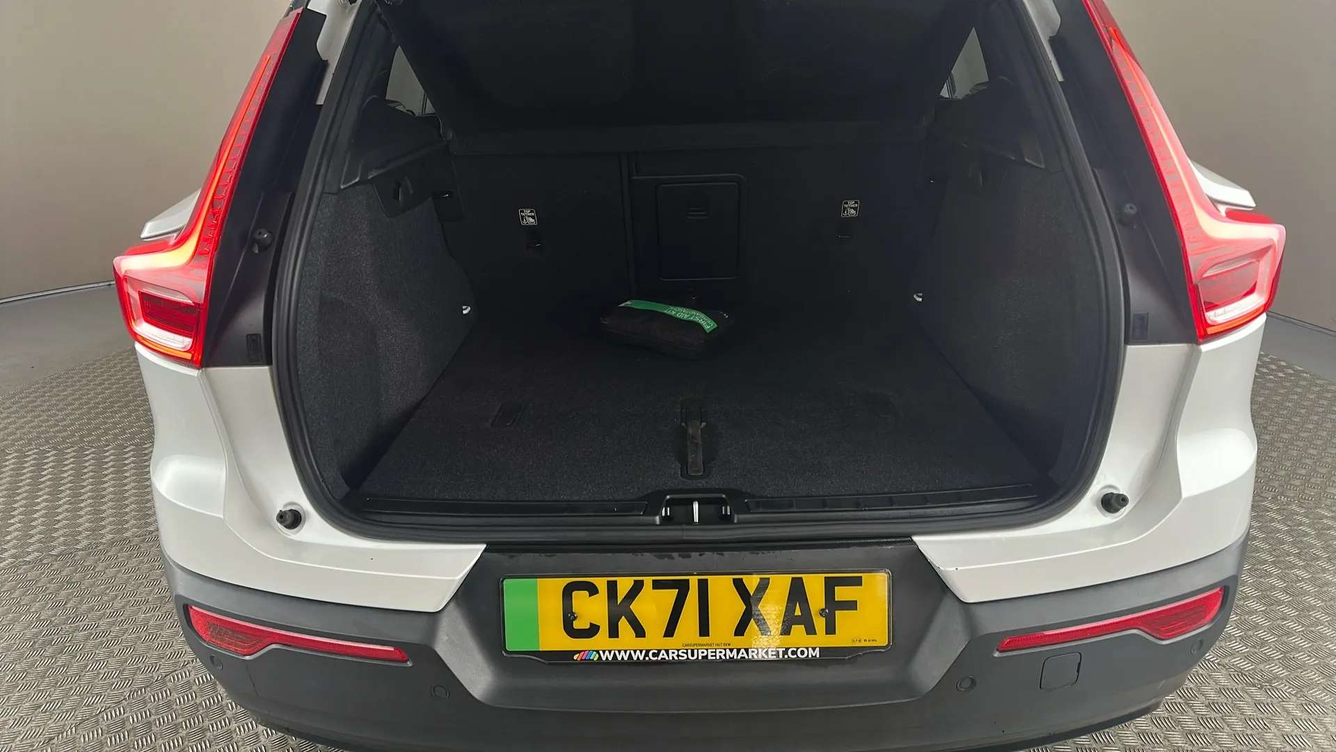 2021 VOLVO XC40 2021 VOLVO XC40