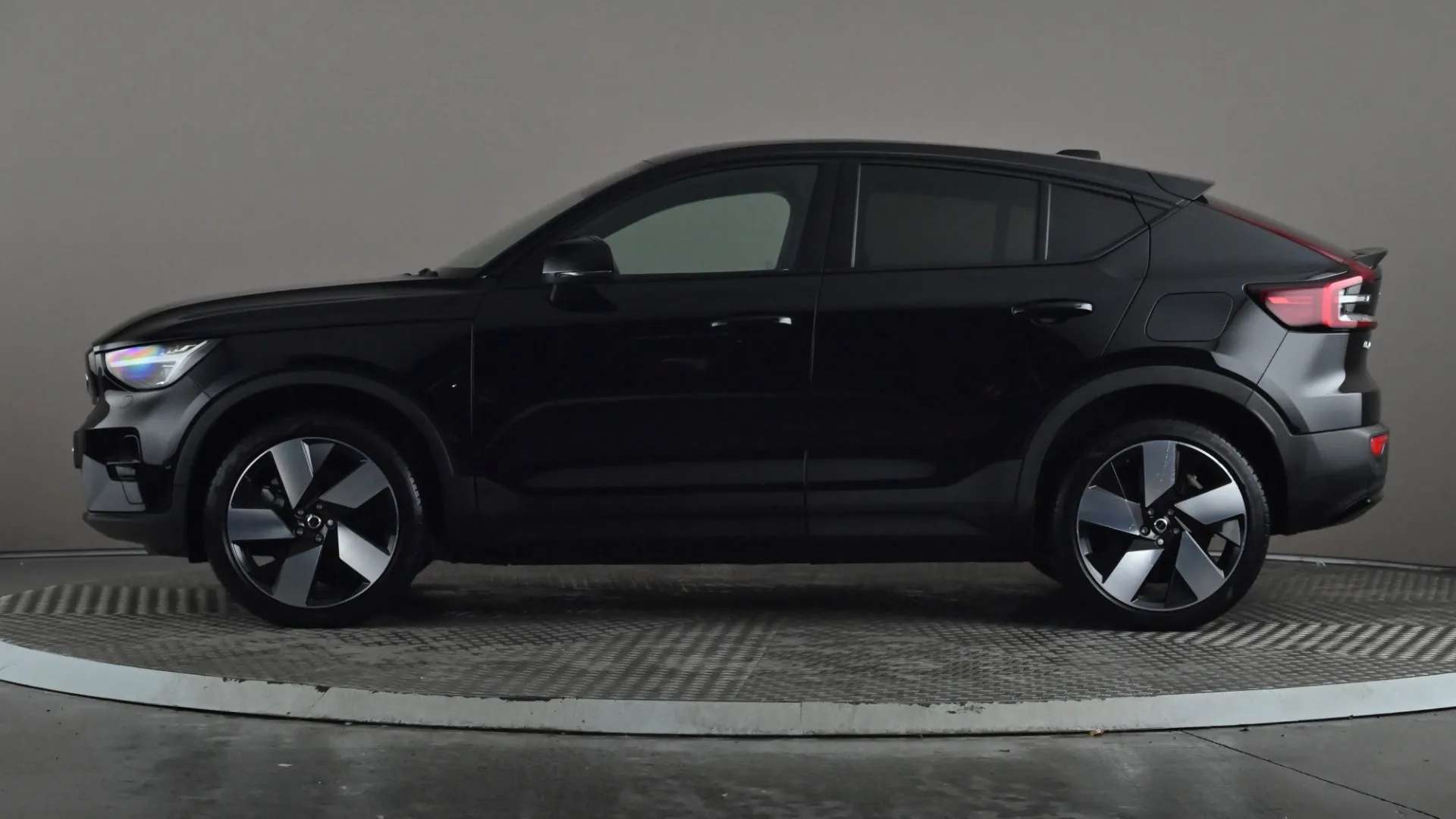 A 2022 VOLVO C40 300kW Recharge Twin Ultimate 78kWh AWD Auto A 2022 VOLVO C40 300kW Recharge Twin Ultimate 78kWh AWD Auto