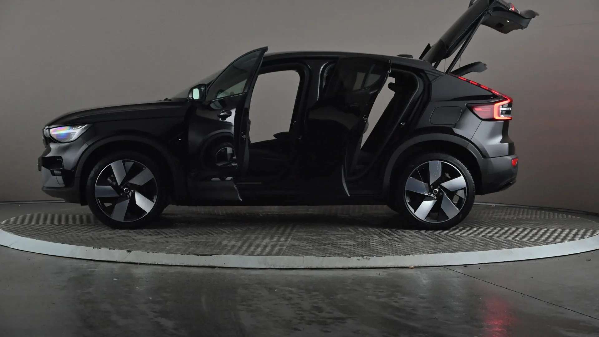 2022 VOLVO C40 2022 VOLVO C40