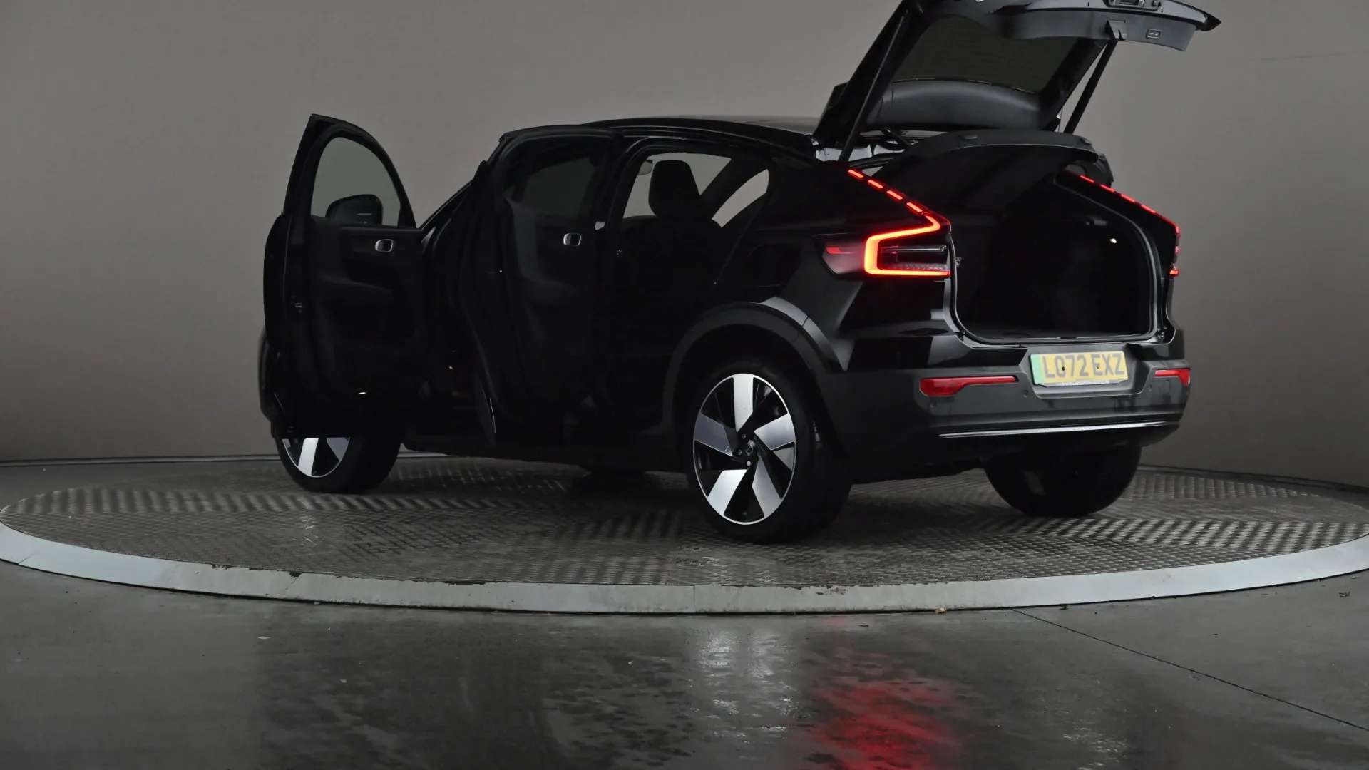 2022 VOLVO C40 2022 VOLVO C40