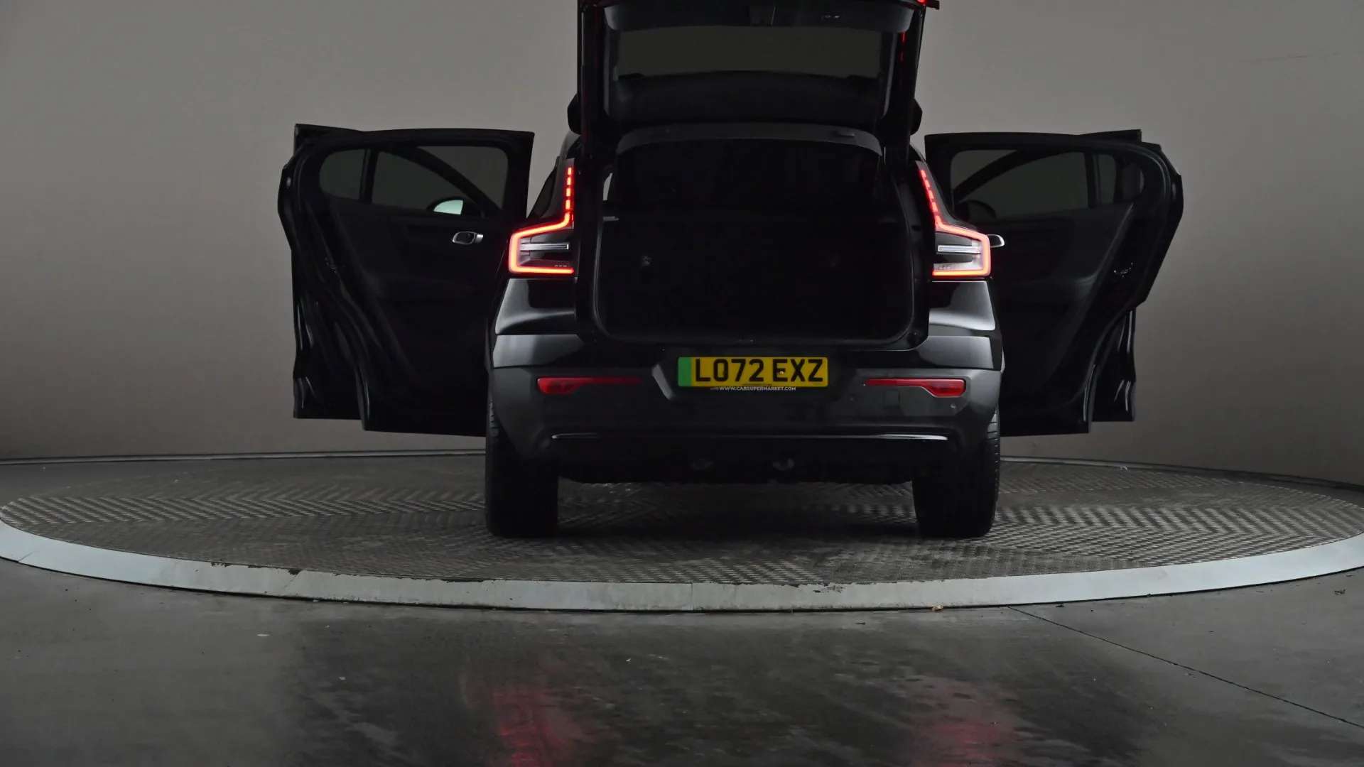 2022 VOLVO C40 2022 VOLVO C40