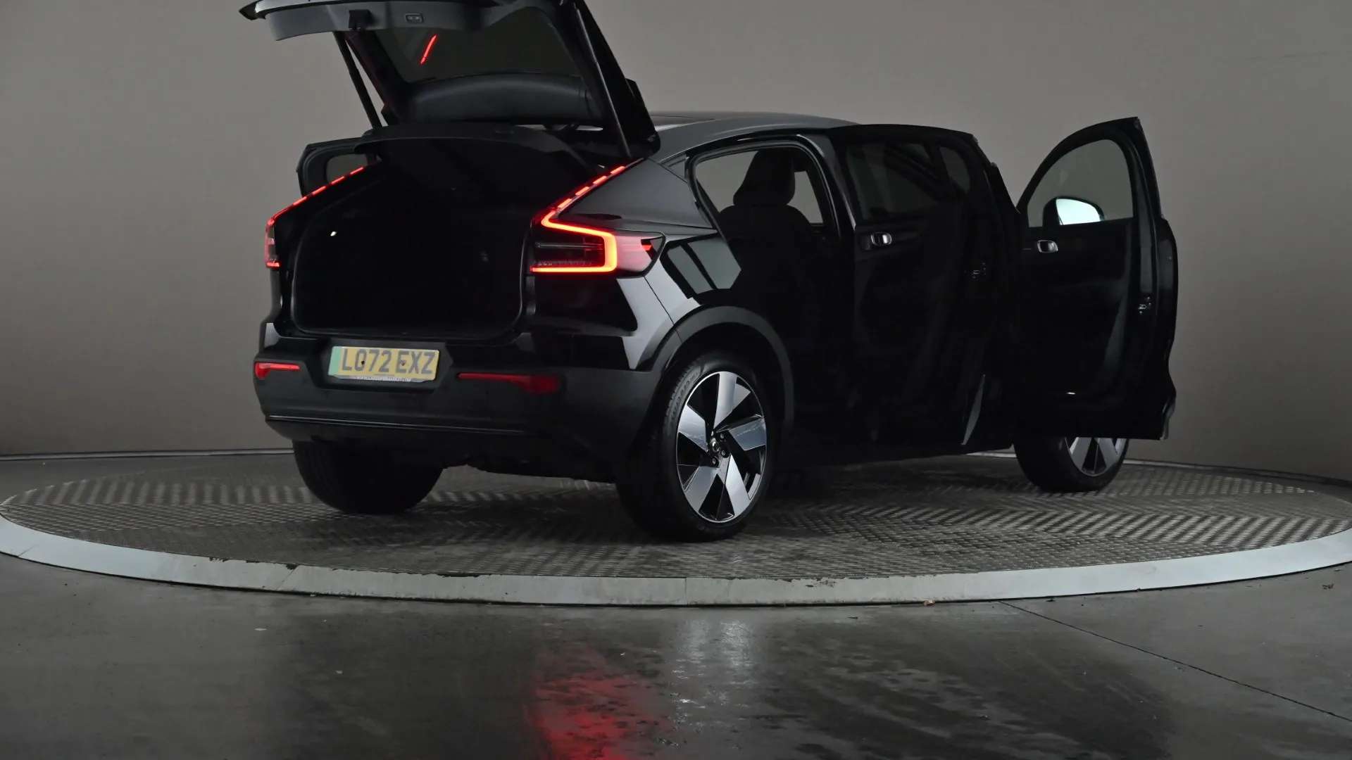 2022 VOLVO C40 2022 VOLVO C40